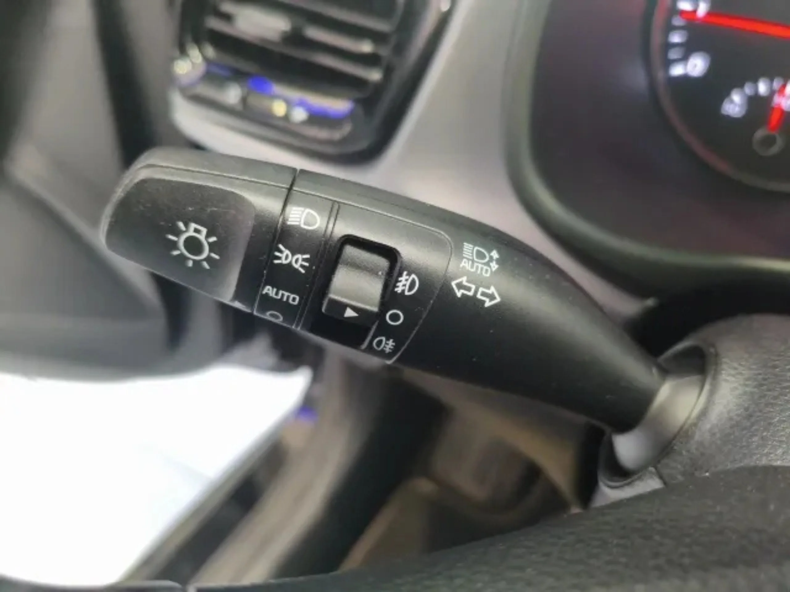 Kia Rio 1.0 T-GDi MHEV Drive (2022) | Etiqueta ECO  - Foto 17