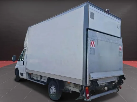 Peugeot Boxer Carrozado L4 Con trampilla y Puerta lateral 130CV 