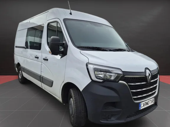 Renault Master Furgón L2H2 (2023) 2.3 135CV – Puerta Lateral Acristalada ¡Desde 380 € al mes!