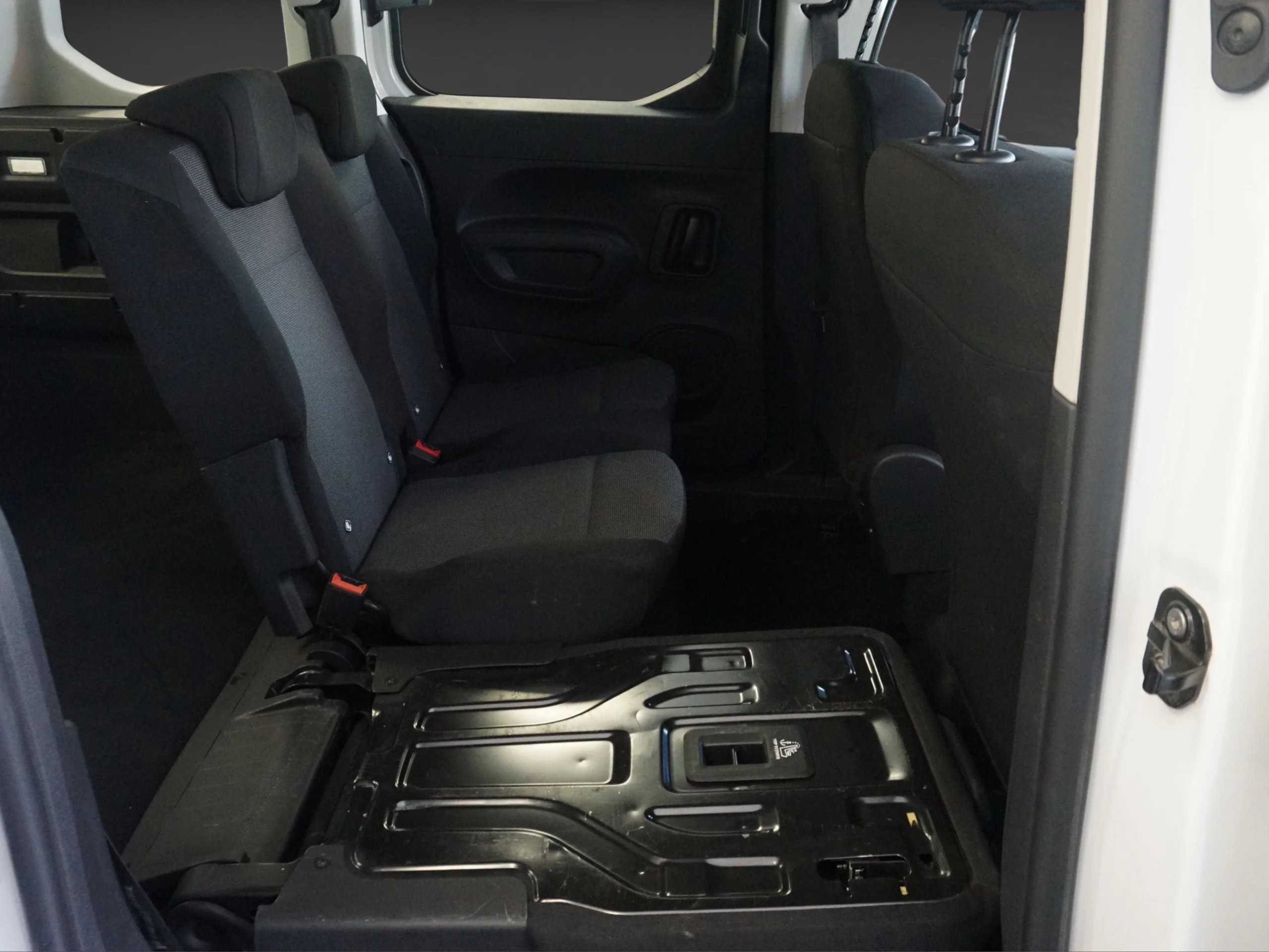 Peugeot Rifter Active Standard BlueHDi 102CV (2022) – Ocasión Revisada ¡Desde 289 €/mes sin entrada! - Foto 16