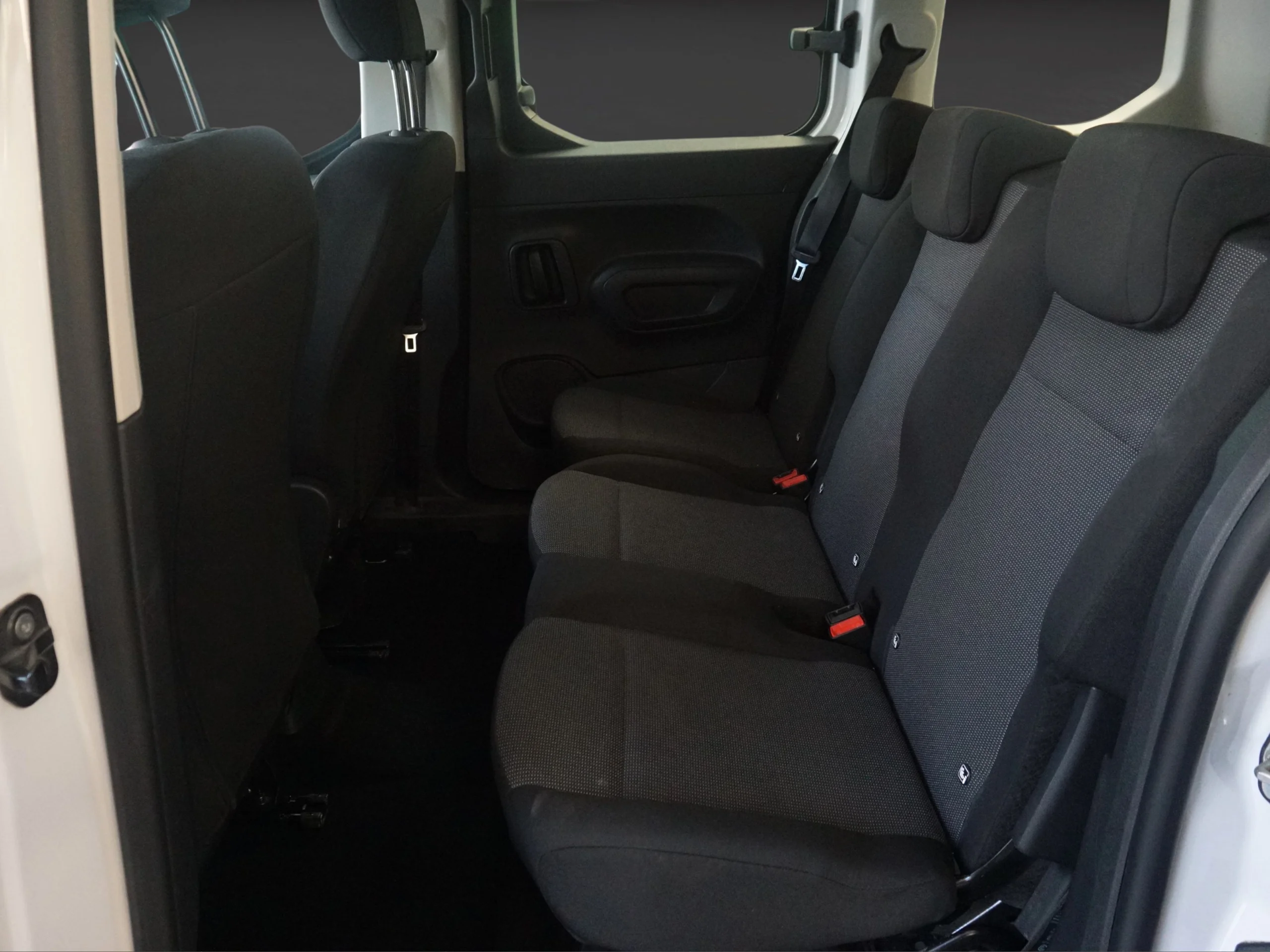Peugeot Rifter Active Standard BlueHDi 102CV (2022) – Ocasión Revisada ¡Desde 289 €/mes sin entrada! - Foto 10