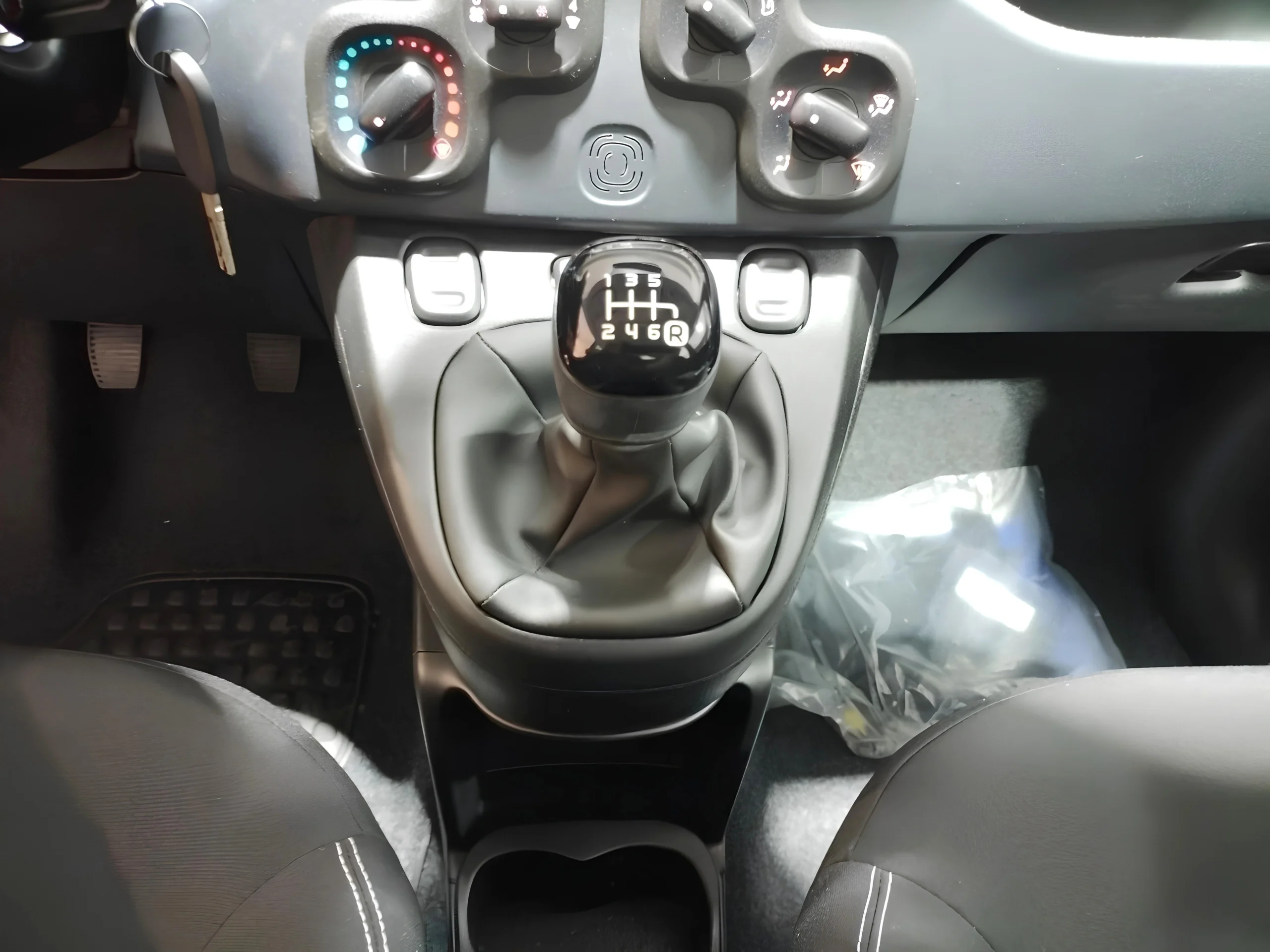 Fiat Panda Panda 1.0 Hybrid 51kW (70cv) KM0 - Foto 16