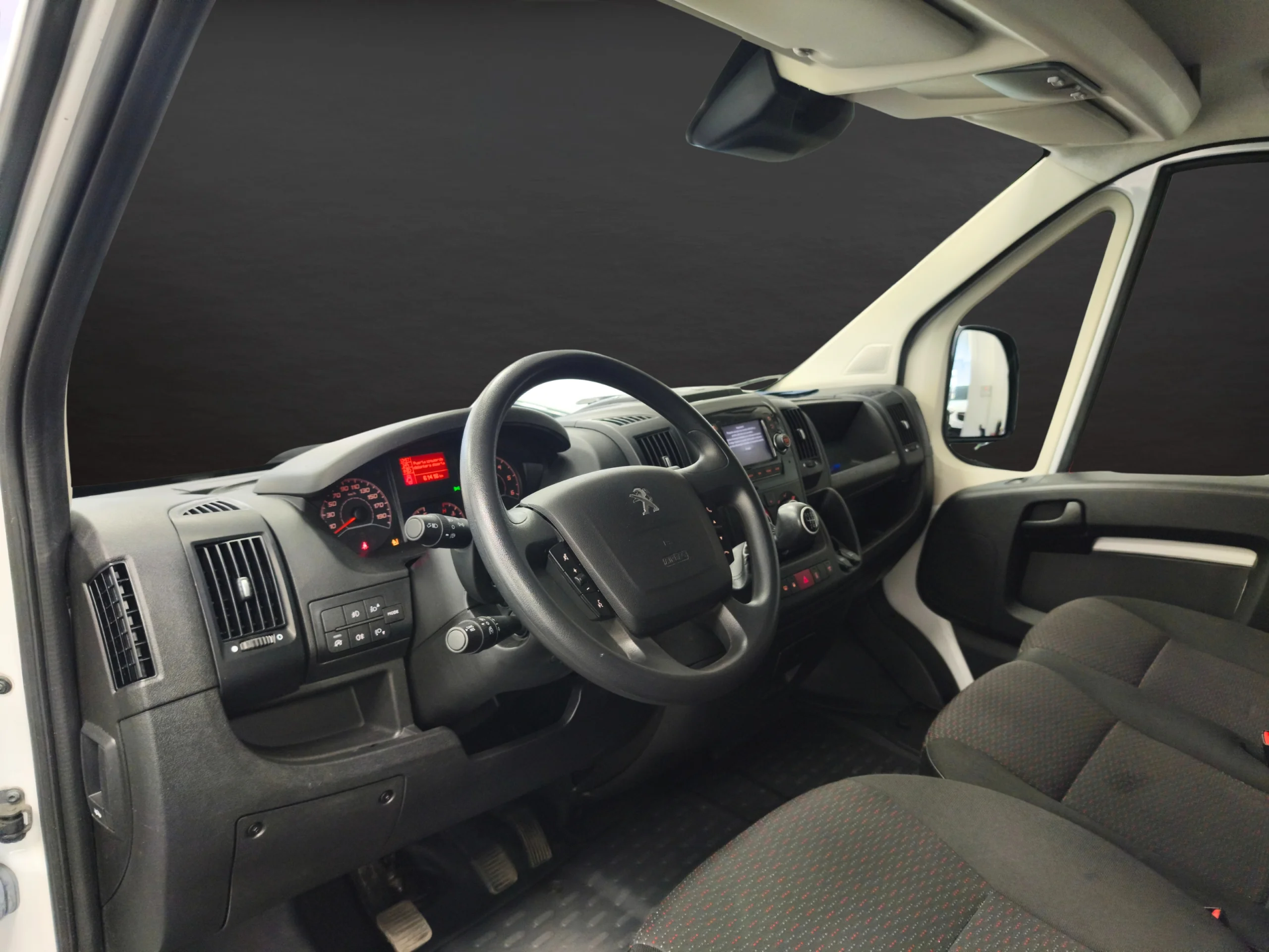 Peugeot Boxer  L4H3 Asphalt 140CV | Panelado y 15,9m³ - Foto 6