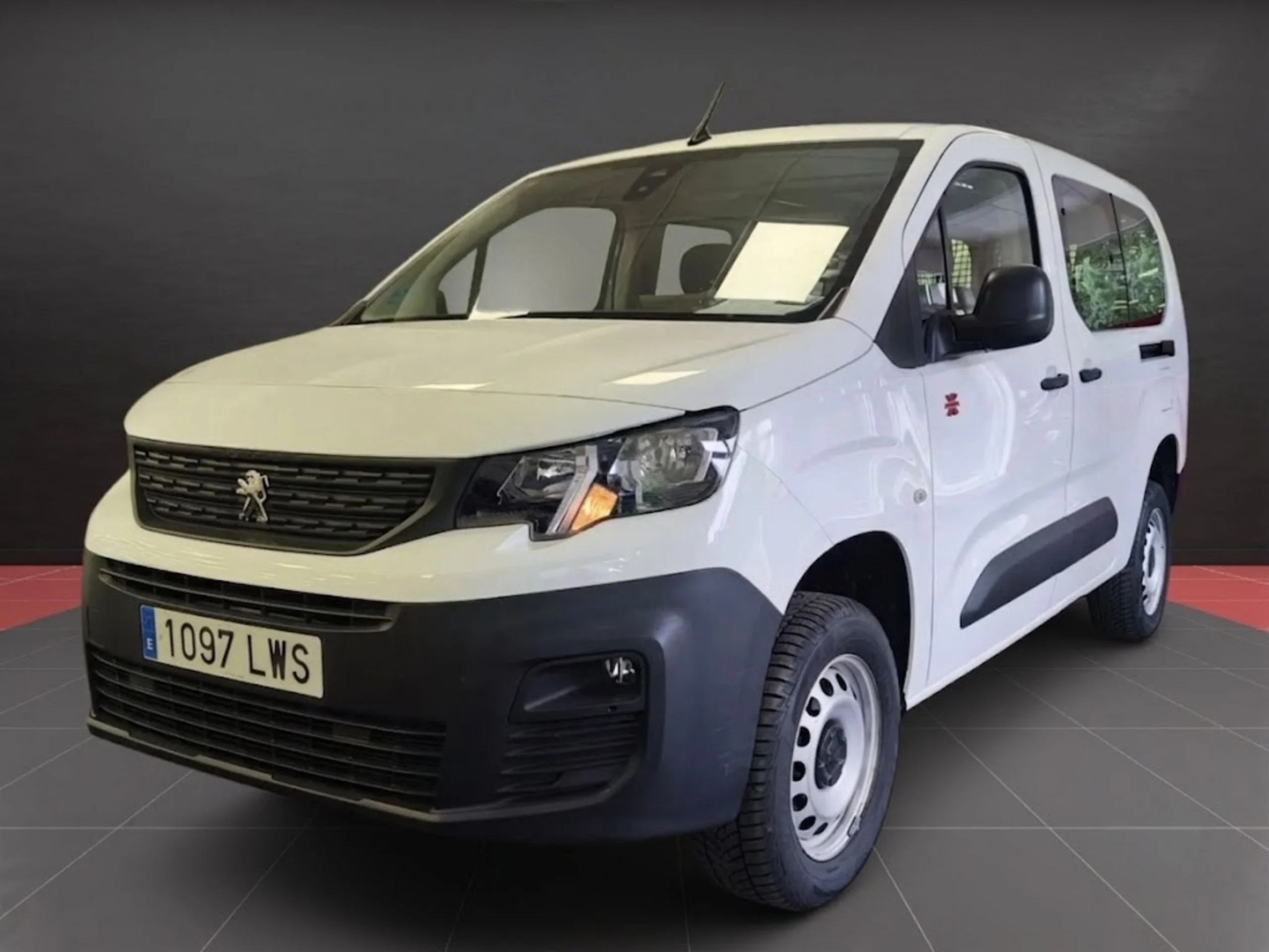 Peugeot Partner 4x4 Doble Cabina Long Combi 5 Plazas (2022) | Desde 291€/mes - Foto 1