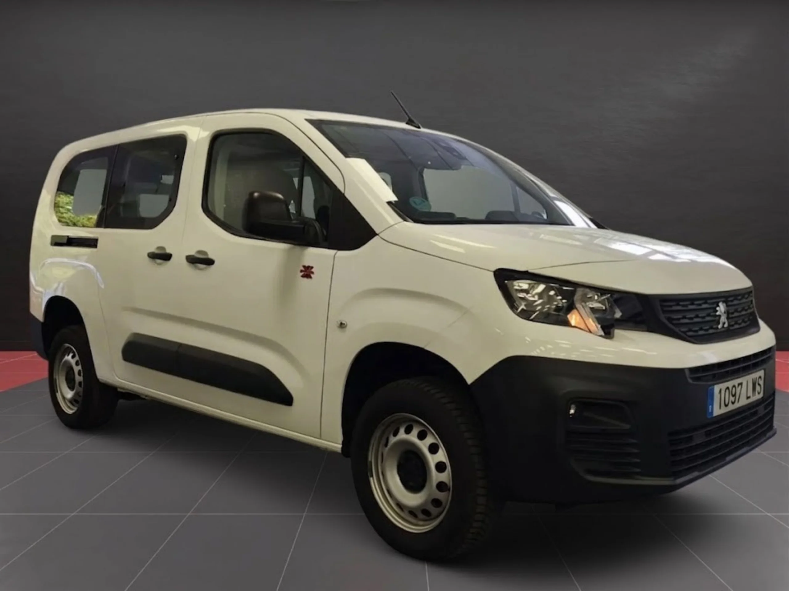 Peugeot Partner 4x4 Doble Cabina Long Combi 5 Plazas (2022) | Desde 291€/mes - Foto 4