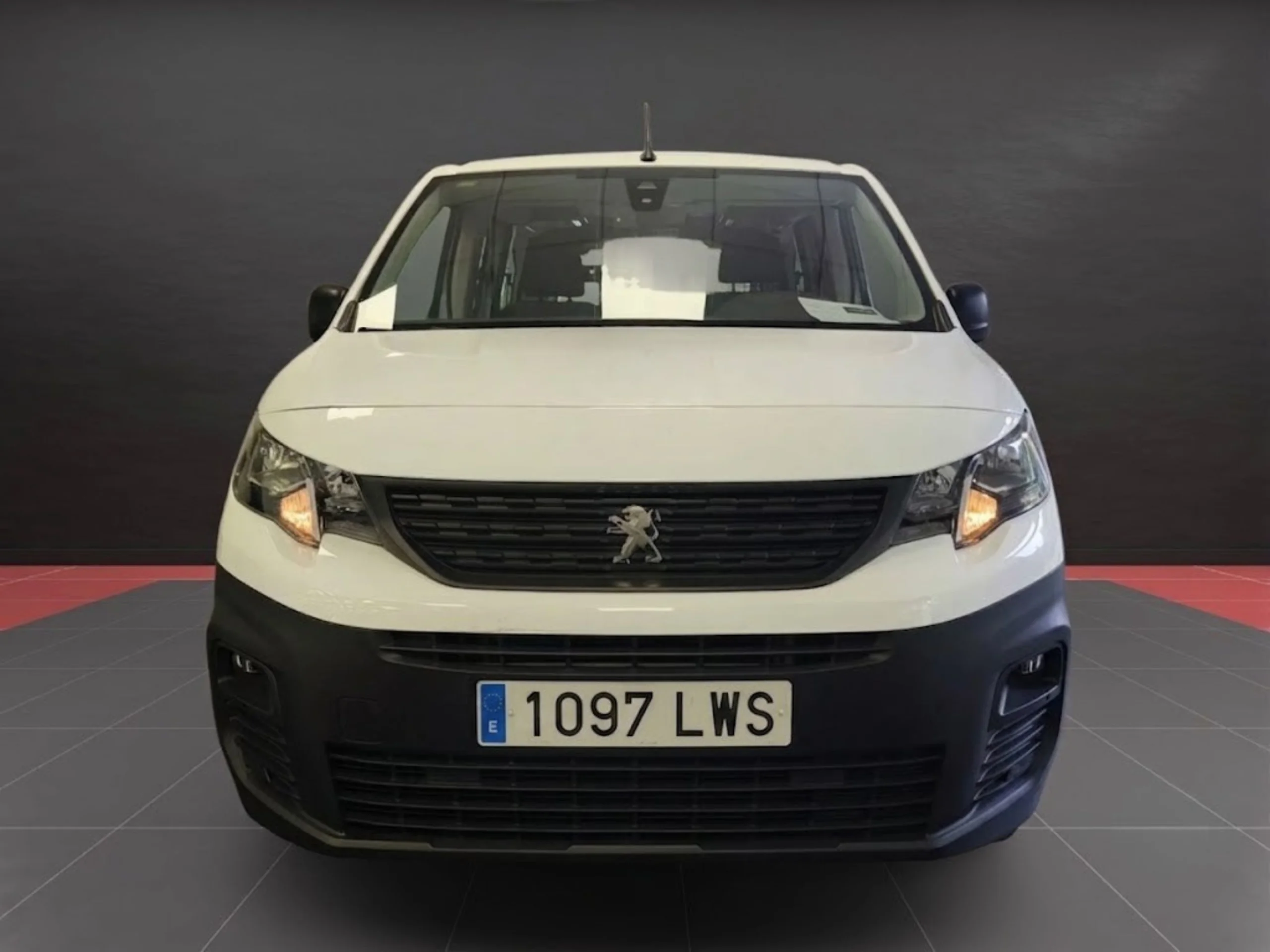 Peugeot Partner 4x4 Doble Cabina Long Combi 5 Plazas (2022) | Desde 291€/mes - Foto 3