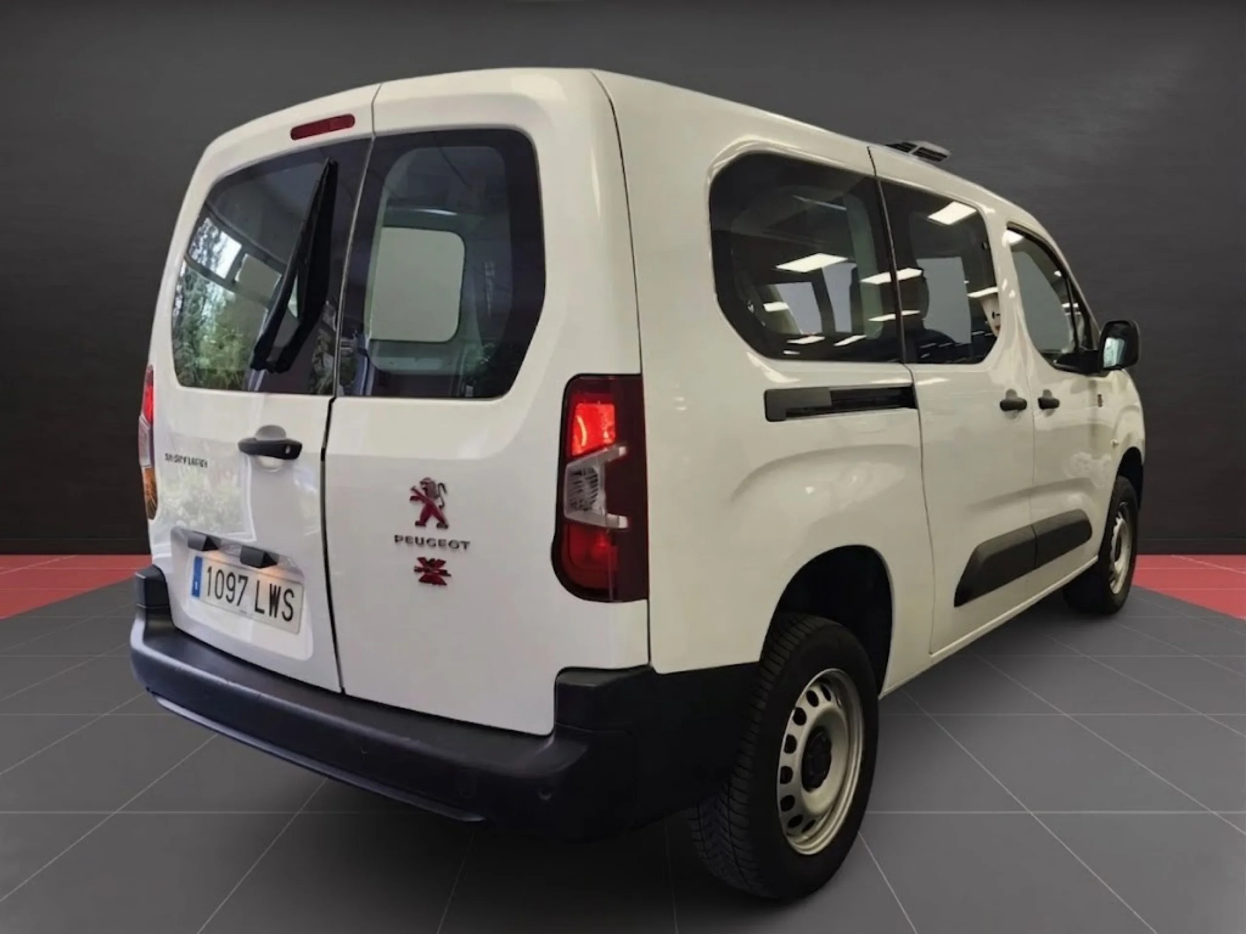 Peugeot Partner 4x4 Doble Cabina Long Combi 5 Plazas (2022) | Desde 291€/mes - Foto 5