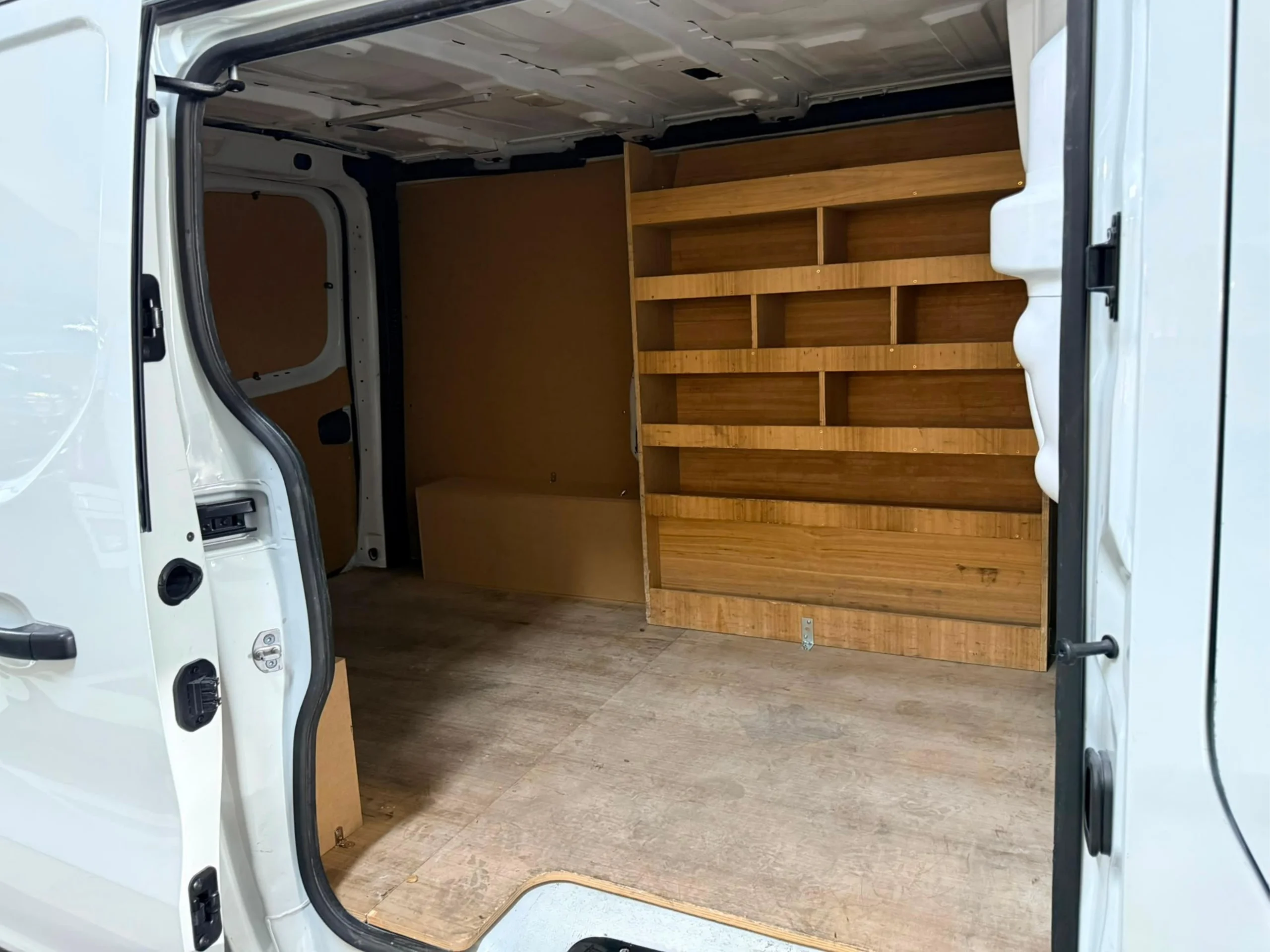 Renault Trafic L1H1 | Baca y bola de remolque | 2.0 dCi 130 CV BLUEDCI - Foto 10