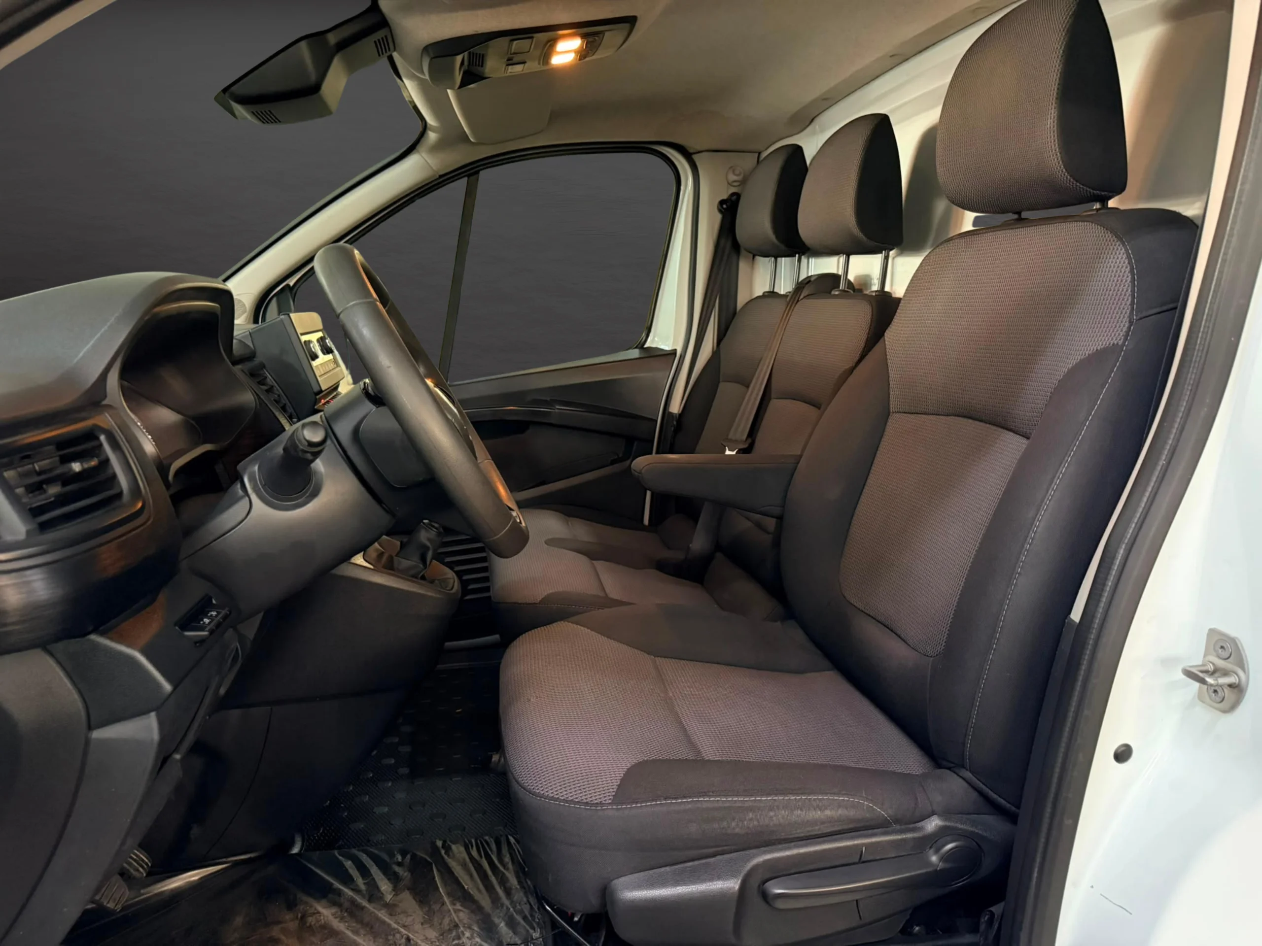 Renault Trafic L1H1 | Baca y bola de remolque | 2.0 dCi 130 CV BLUEDCI - Foto 13