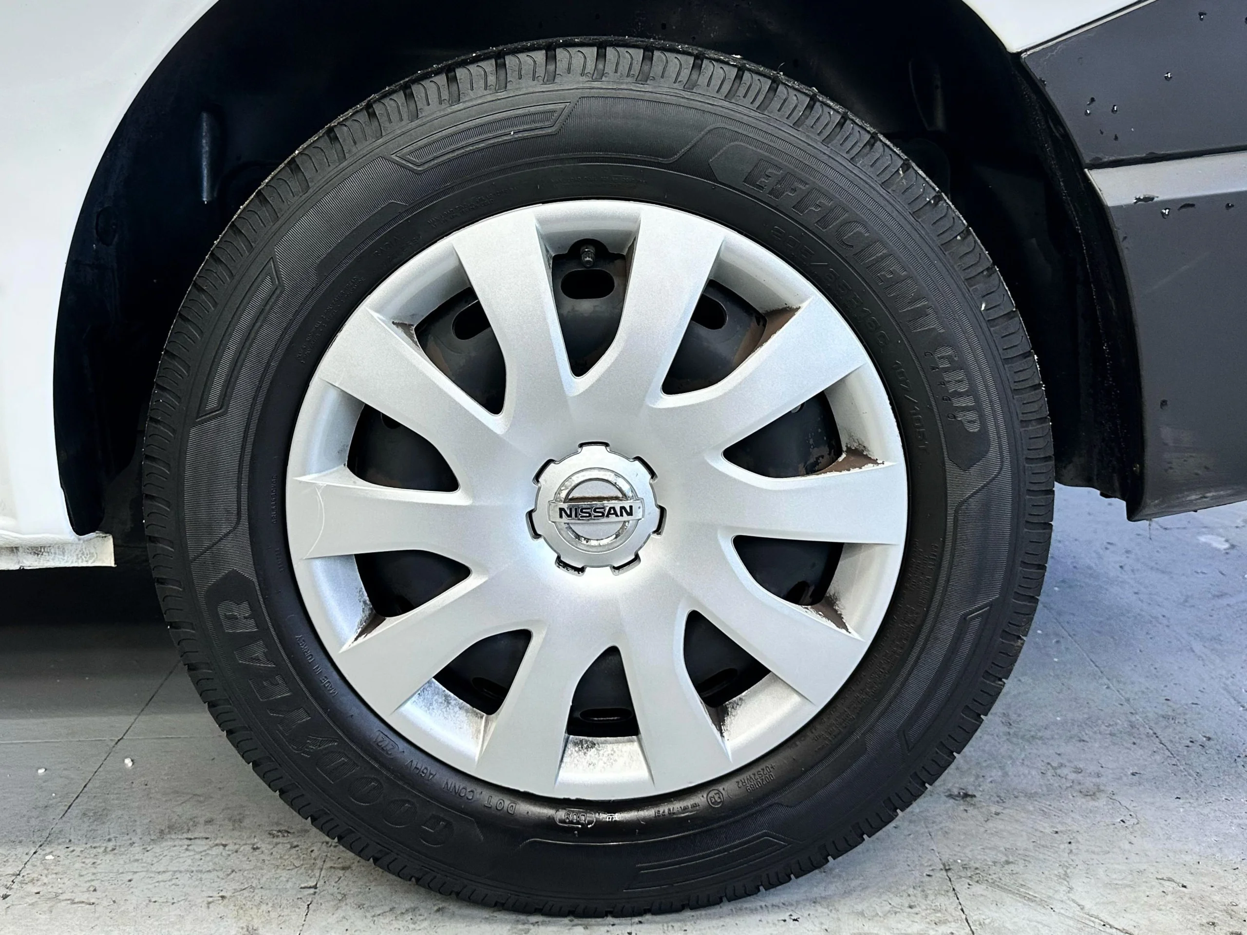Nissan NV300 L1H1 120 CV - Foto 18
