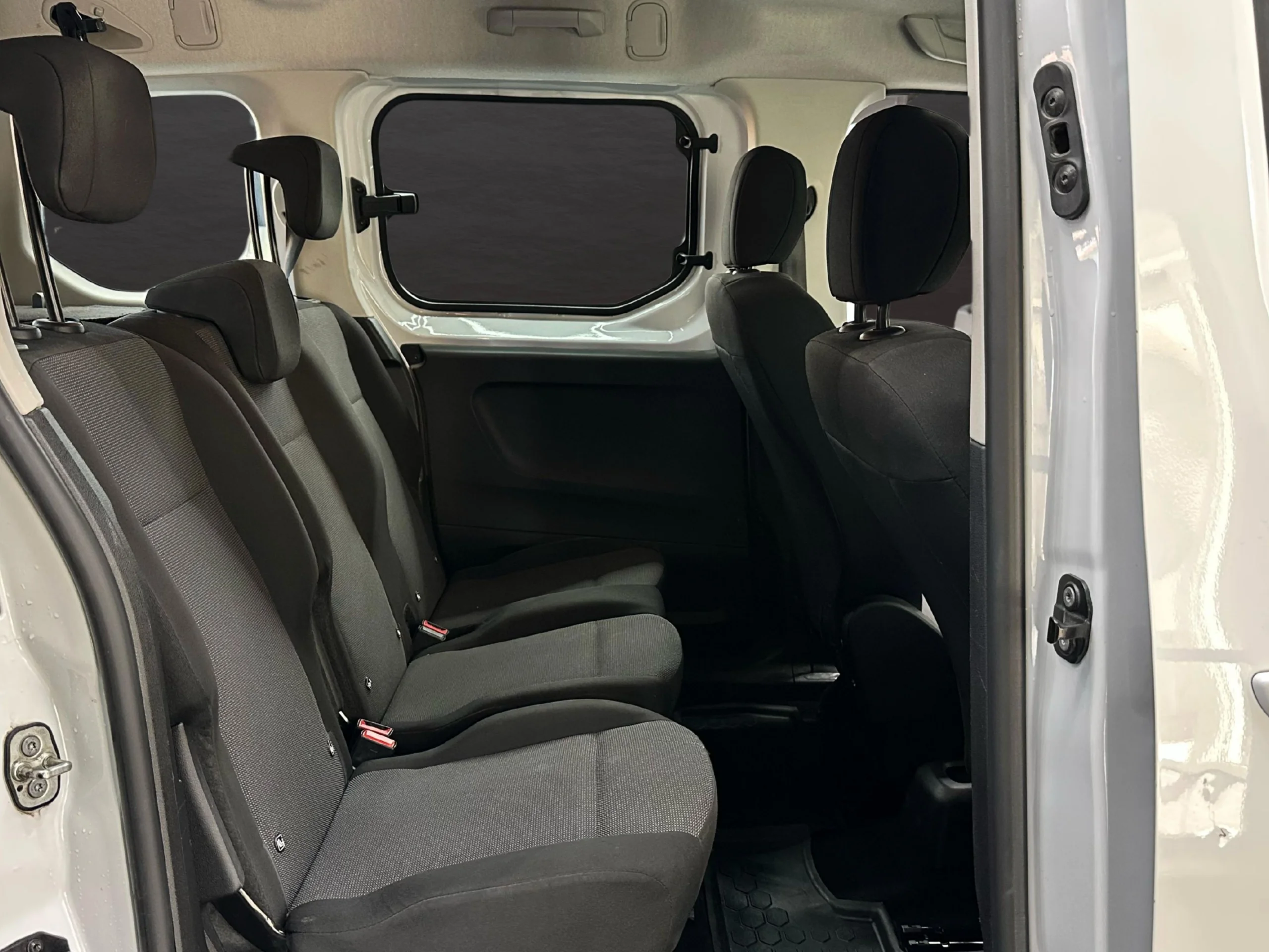 Peugeot Rifter Combi Active 100 CV  BLUEHDI - Foto 10