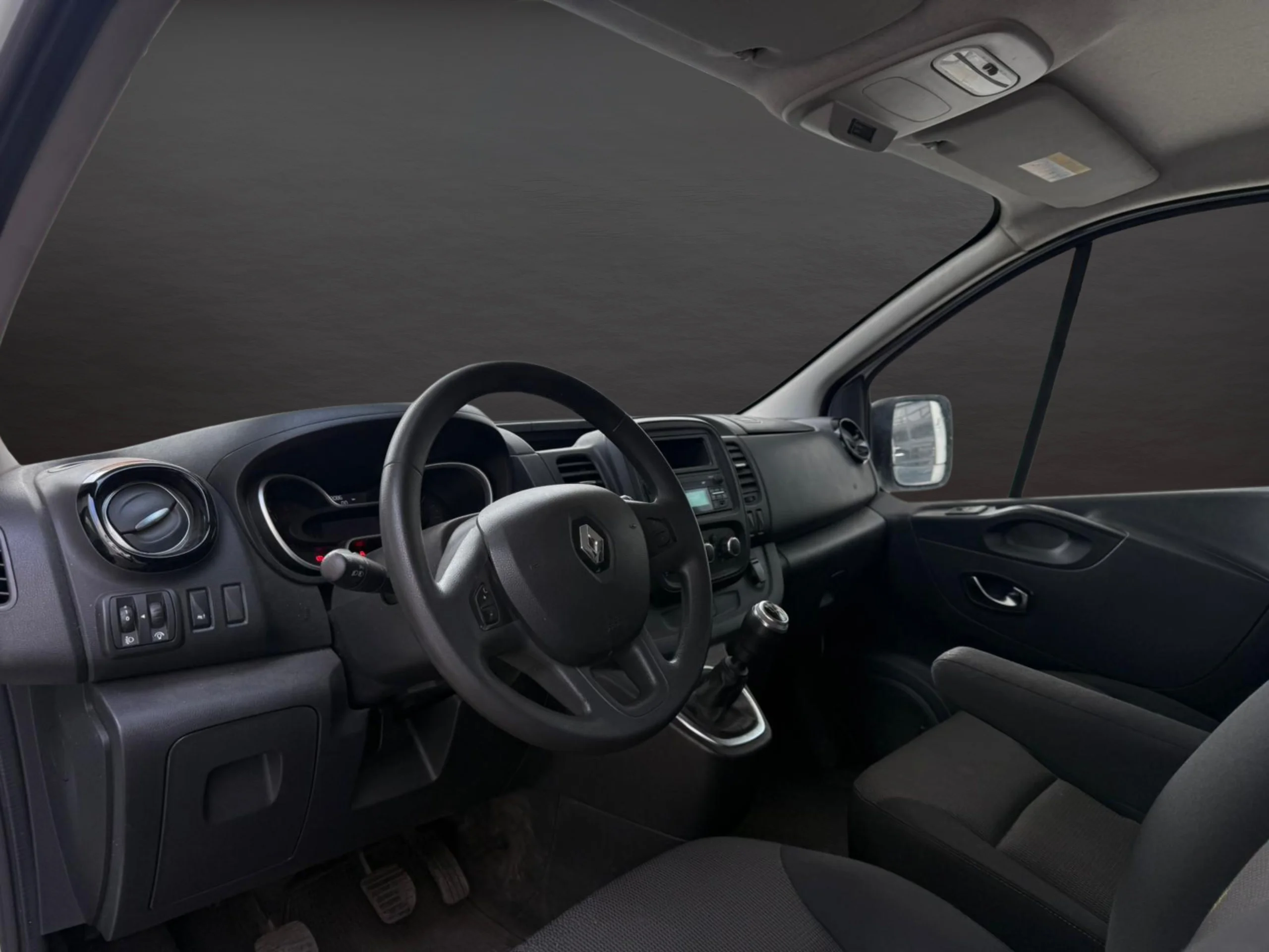 Renault Trafic Doble cabina 6 Plazas con separador de carga L2H1 - Foto 9