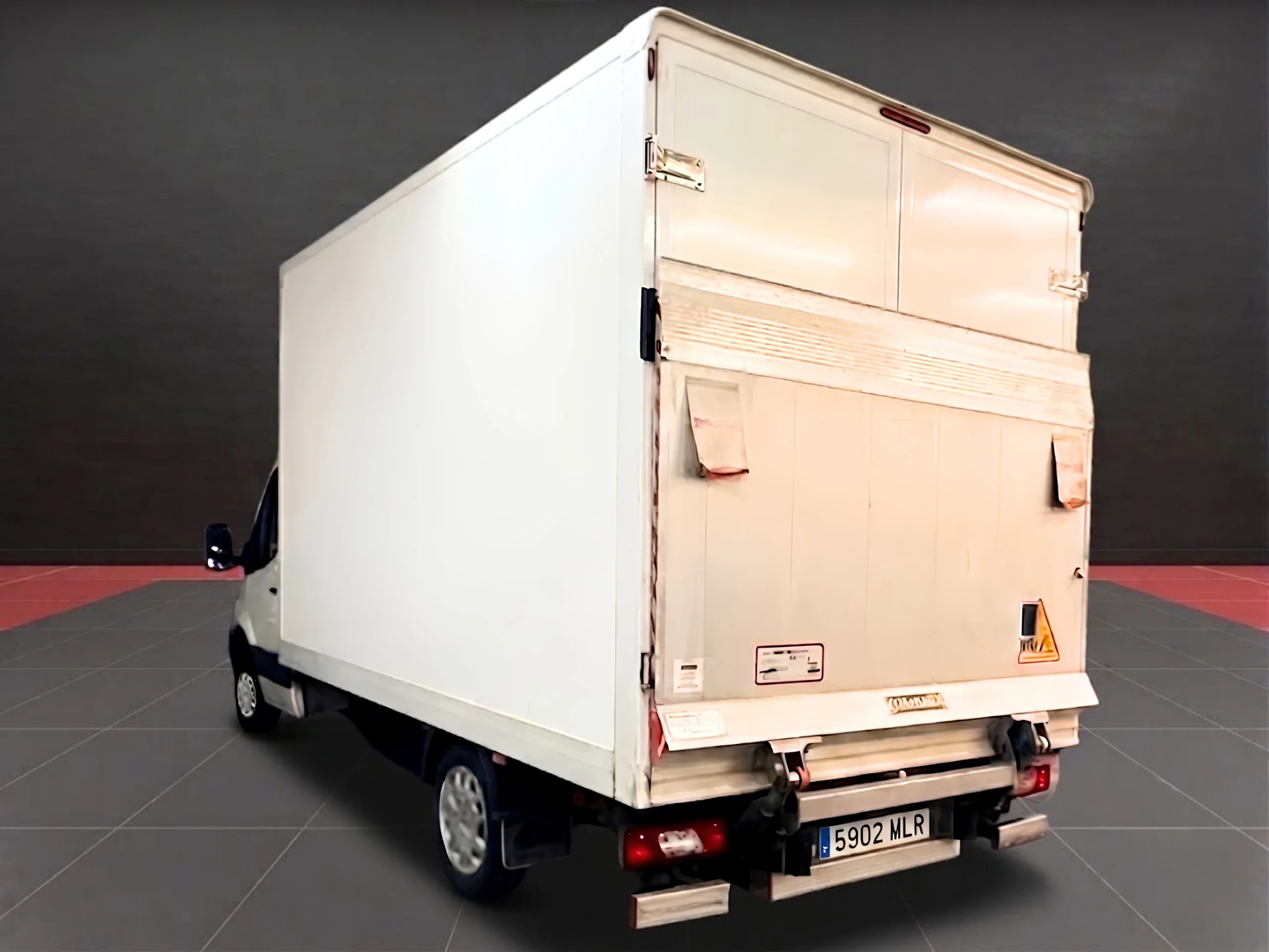 Ford Transit Carrozado L4H3 165CV con Trampilla (2023) | Desde 530€/mes - Foto 5