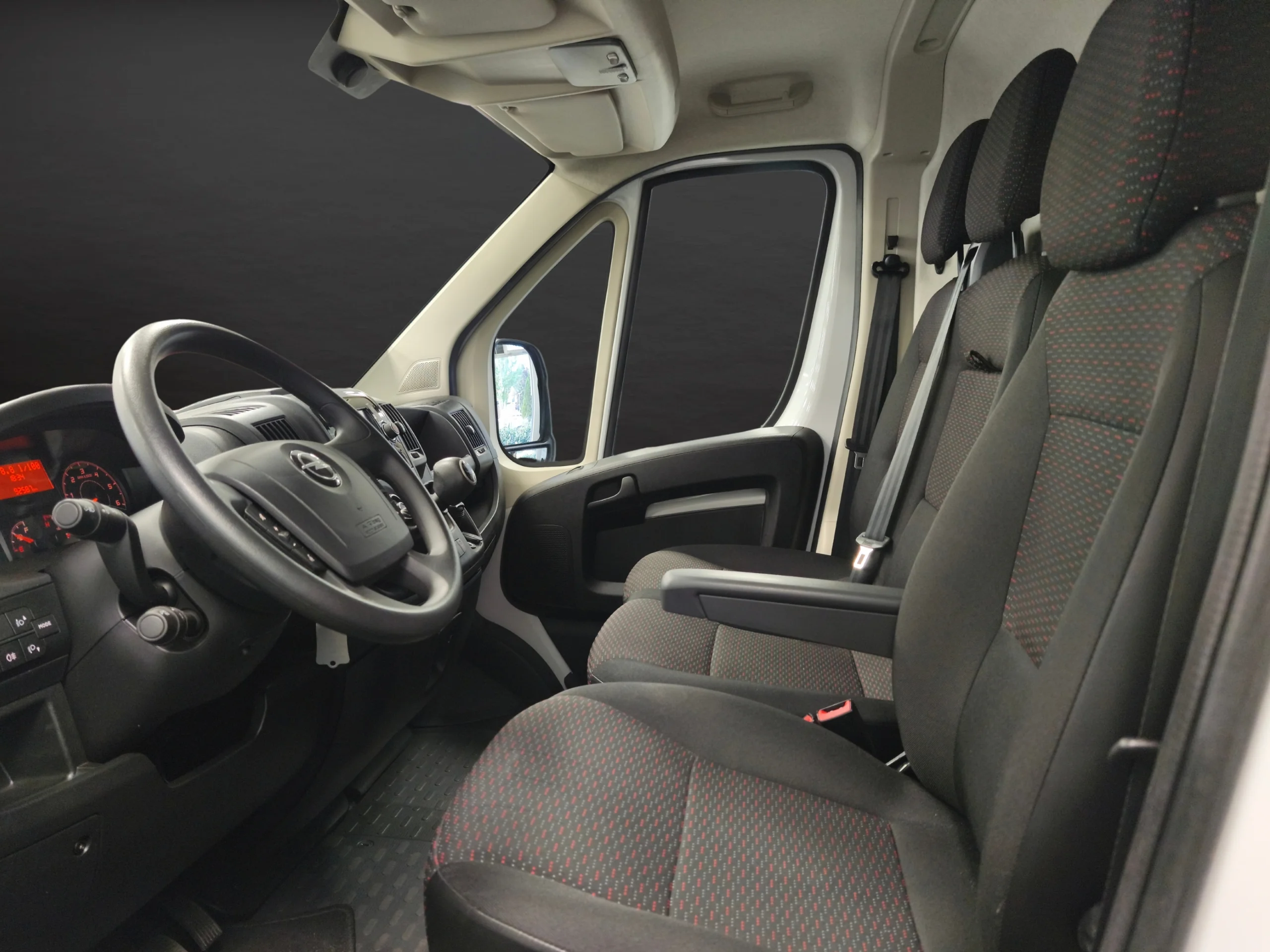 Opel Movano L1H1 (2022) – Tamaño Compacto para Ciudad ¡Desde 312 €/mes! - Foto 11