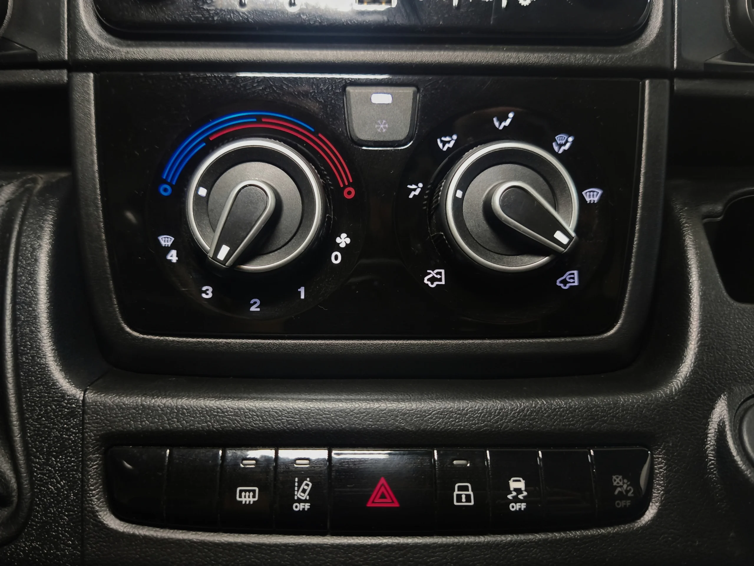 Peugeot Boxer Furgón L2H2 (2024) | Garantía Oficial | Eficiencia y Espacio | Desde 402 € al mes - Foto 28
