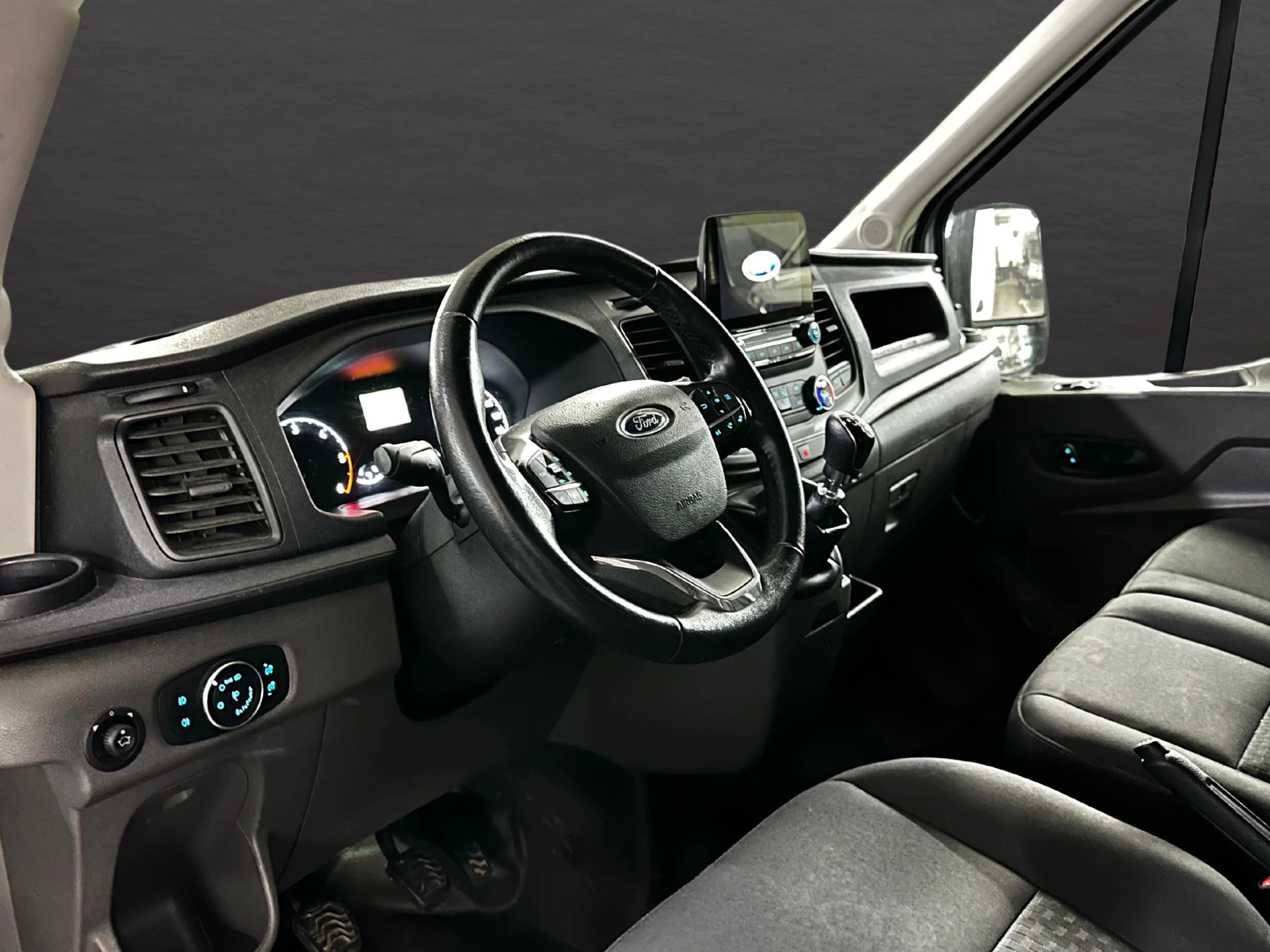 Ford Transit Carrozado Con Trampilla L4 170CV - Foto 9