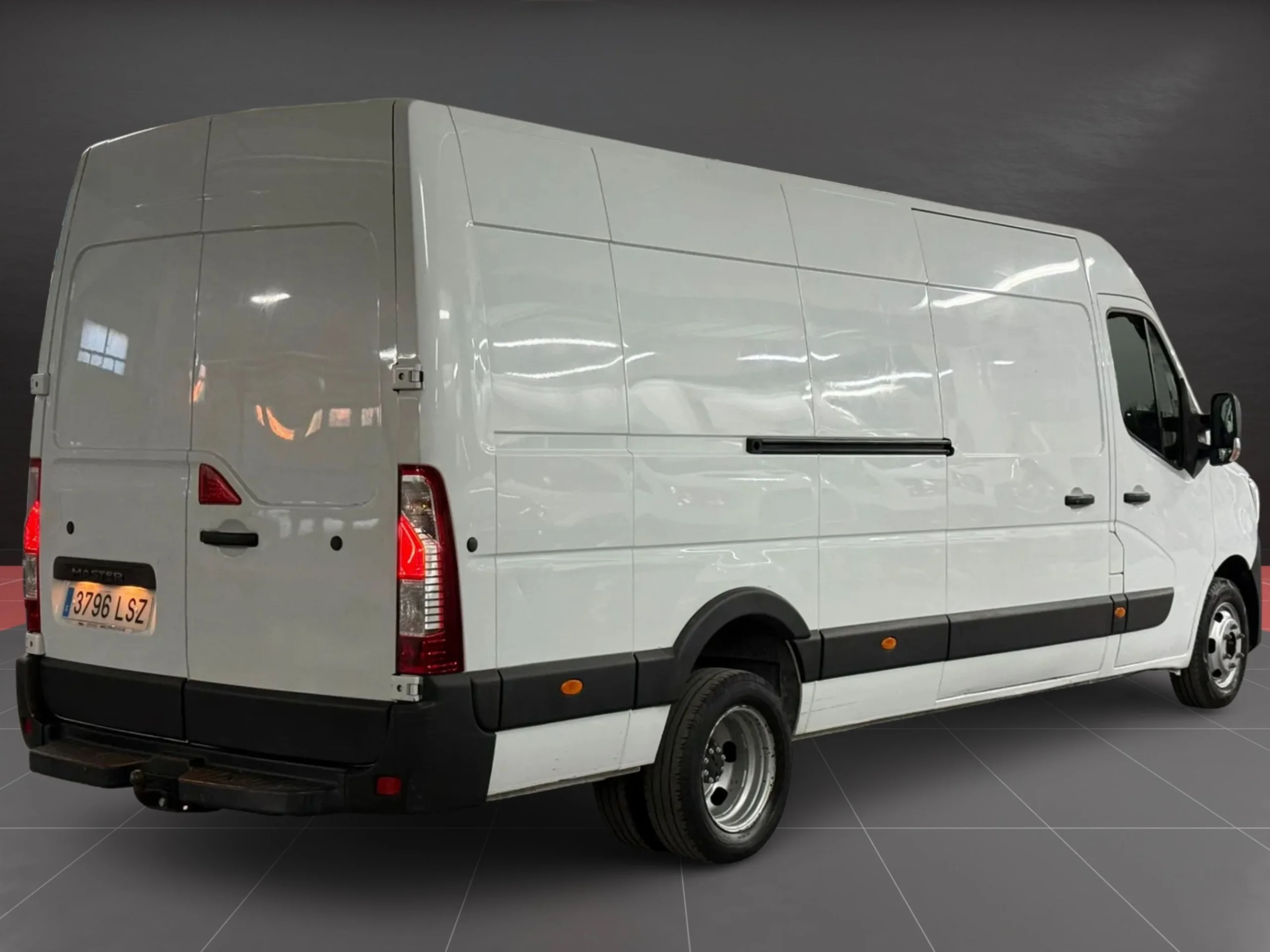 Renault Master L4H2 145 CV Doble Rueda trasera + Doble puerta - Foto 5