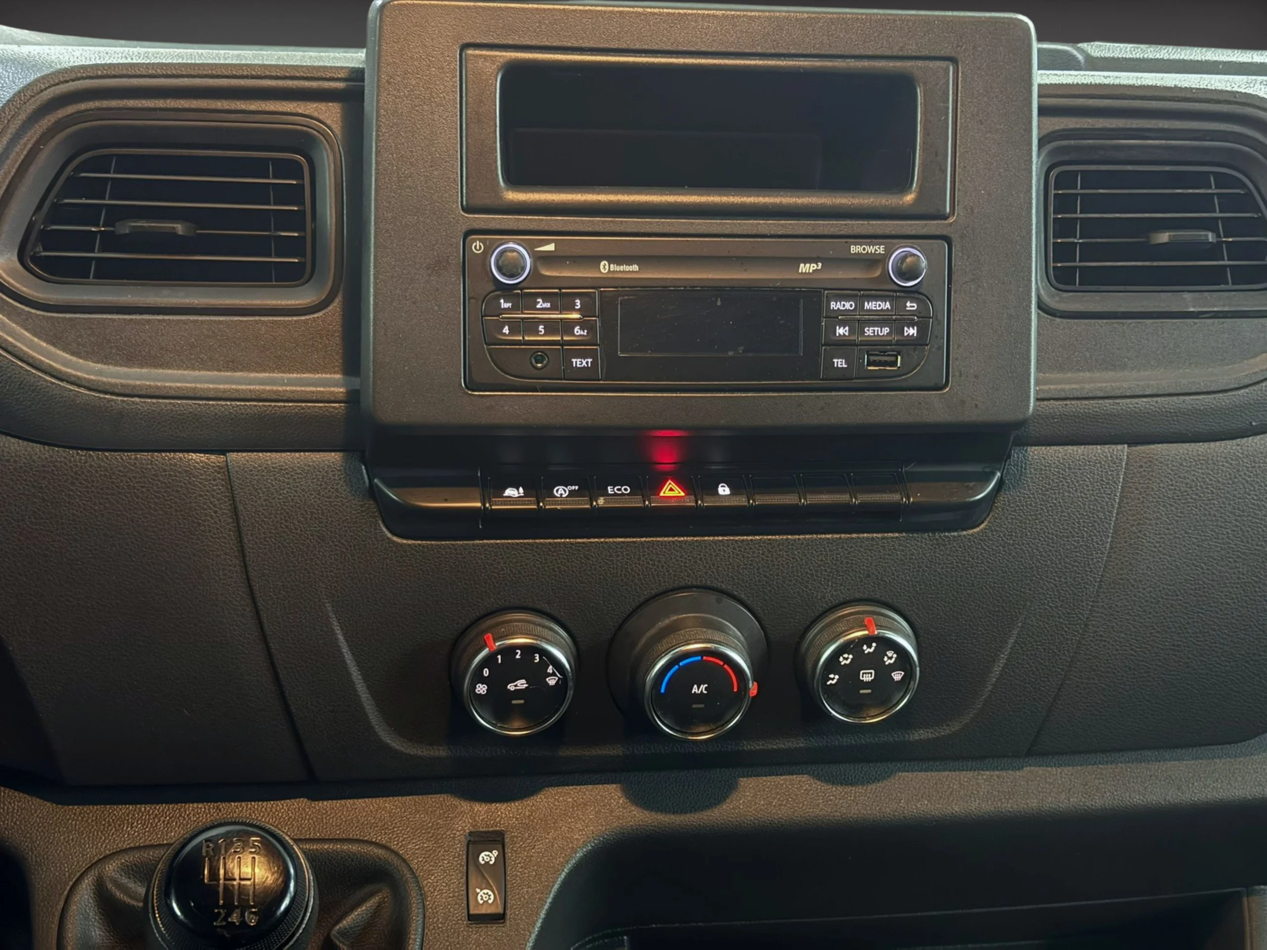 Renault Master L4H2 145 CV Doble Rueda trasera + Doble puerta - Foto 13