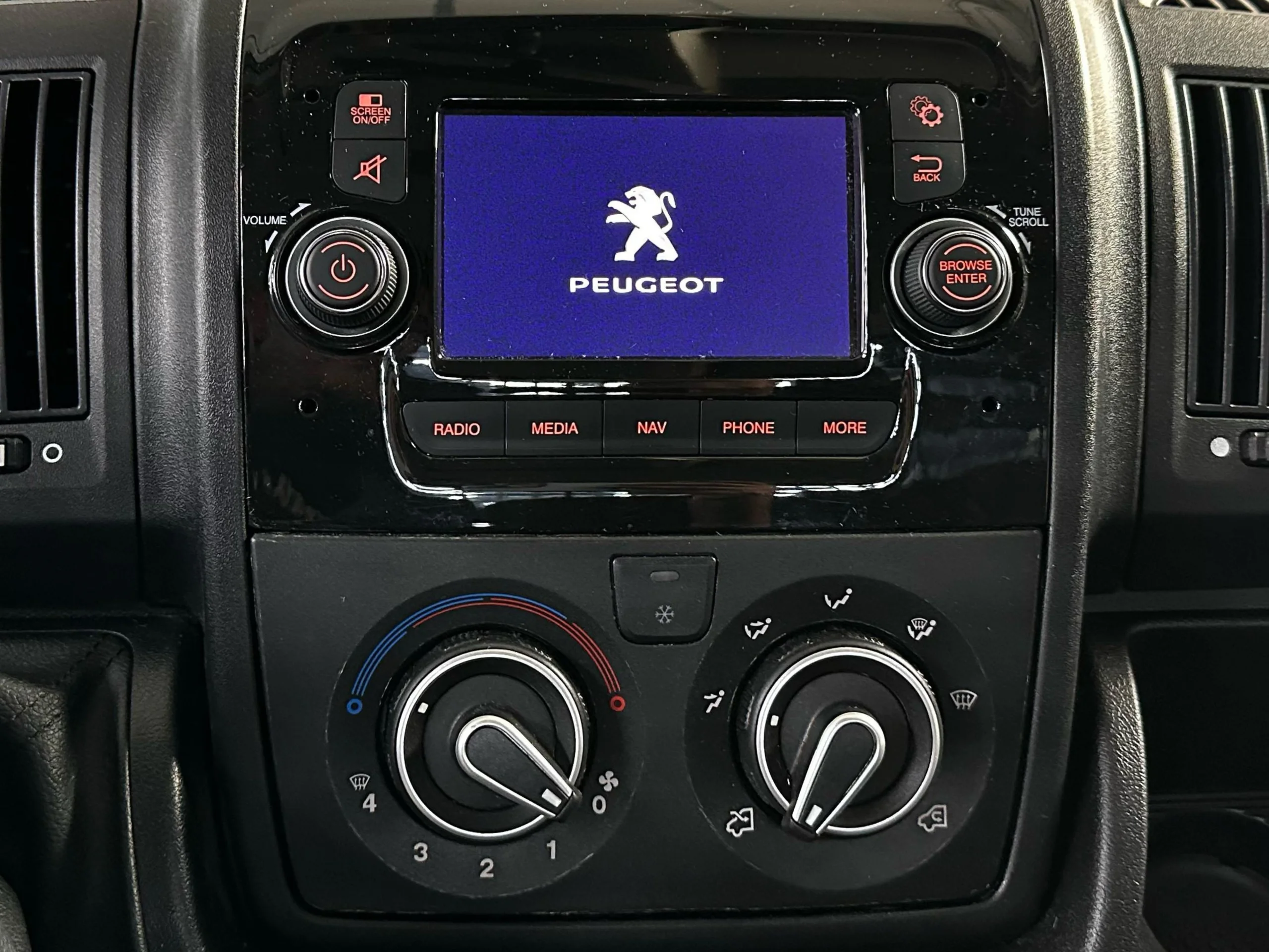 Peugeot Boxer Combi 6/9 Plazas L1H1 S&S 130 CV - Foto 13