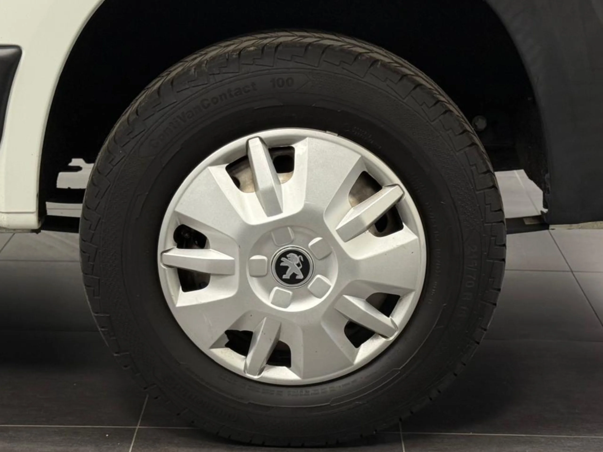 Peugeot Boxer Combi 6/9 Plazas L1H1 S&S 130 CV - Foto 27