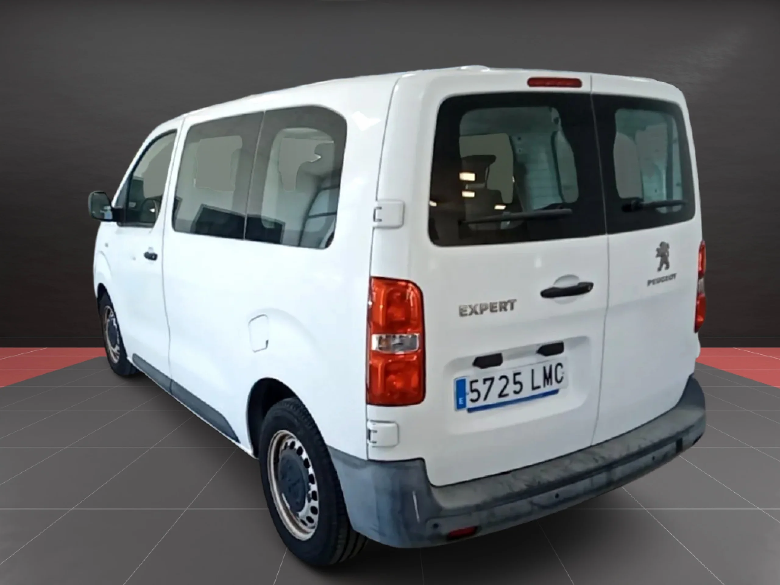 Peugeot Expert Combi BlueHDi Compact (2021) | Oportunidad de Reestreno con Solo 10.900 km | Desde 390 € al mes - Foto 7