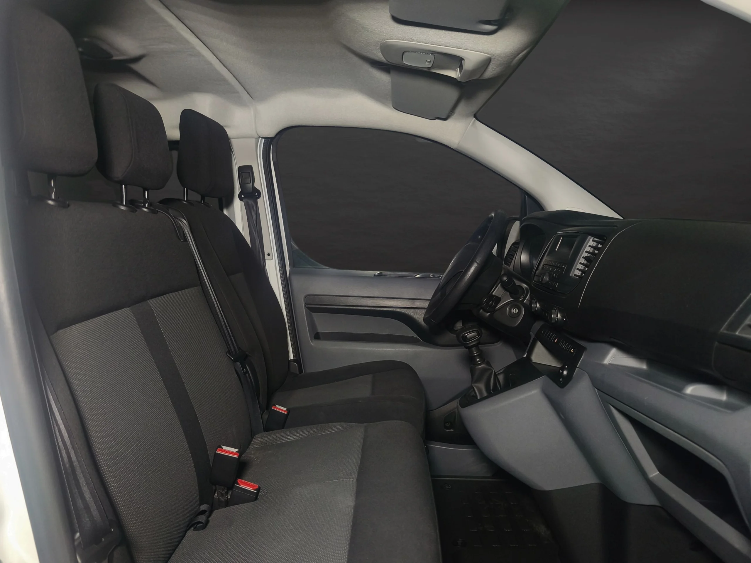Peugeot Expert Combi 6 Plazas | Oportunidad de Reestreno con Solo 10.900 km | Desde 387 € al mes - Foto 11