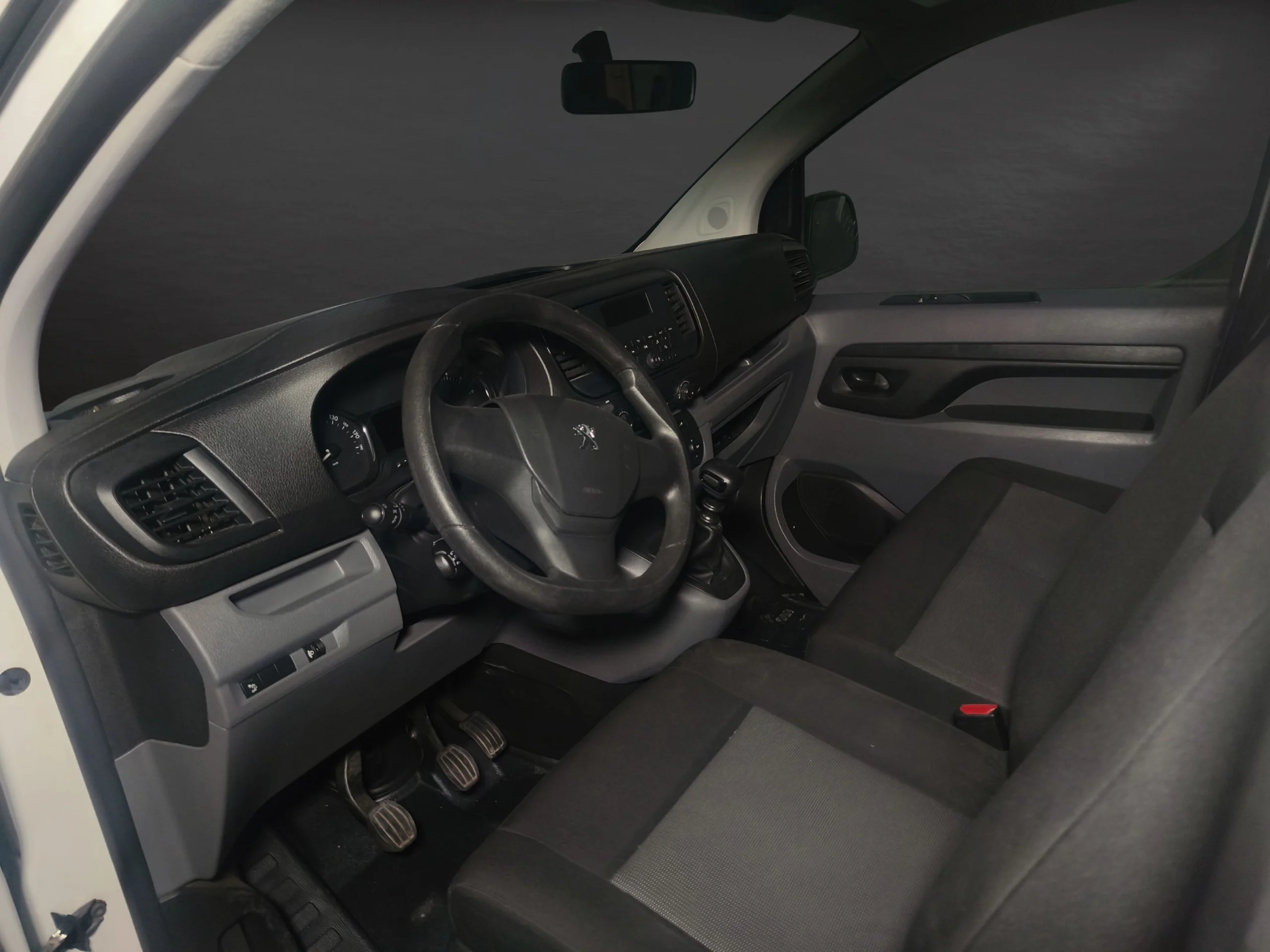 Peugeot Expert Combi 6 Plazas | Oportunidad de Reestreno con Solo 10.900 km | Desde 387 € al mes - Foto 10