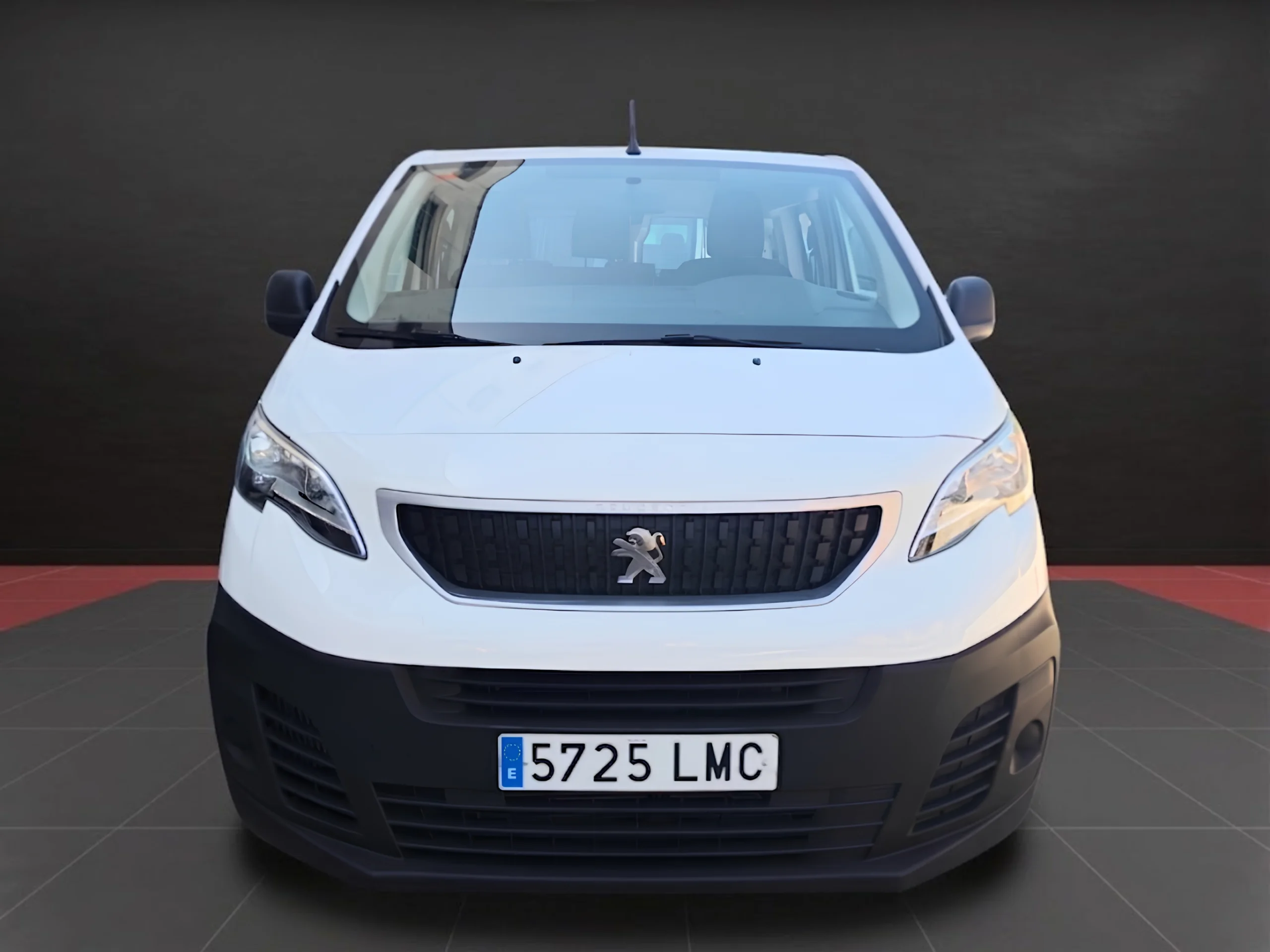Peugeot Expert Combi 6 Plazas | Oportunidad de Reestreno con Solo 10.900 km | Desde 387 € al mes - Foto 3
