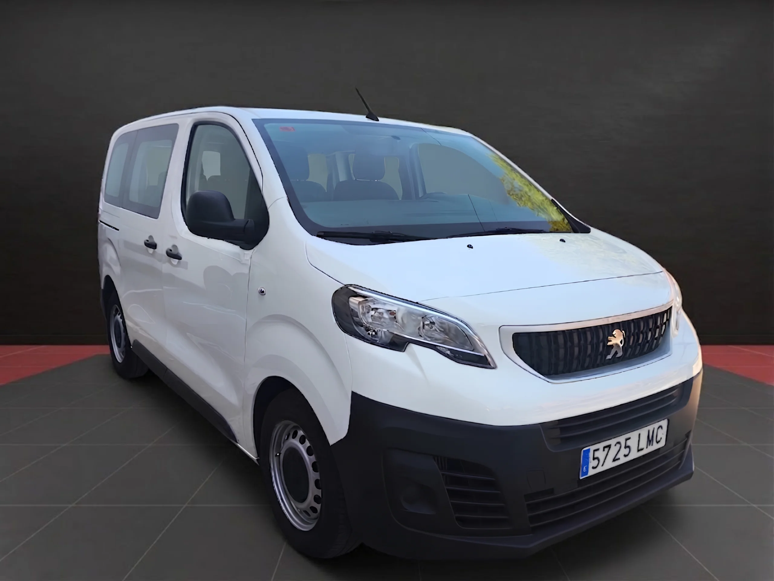 Peugeot Expert Combi 6 Plazas | Oportunidad de Reestreno con Solo 10.900 km | Desde 387 € al mes - Foto 4