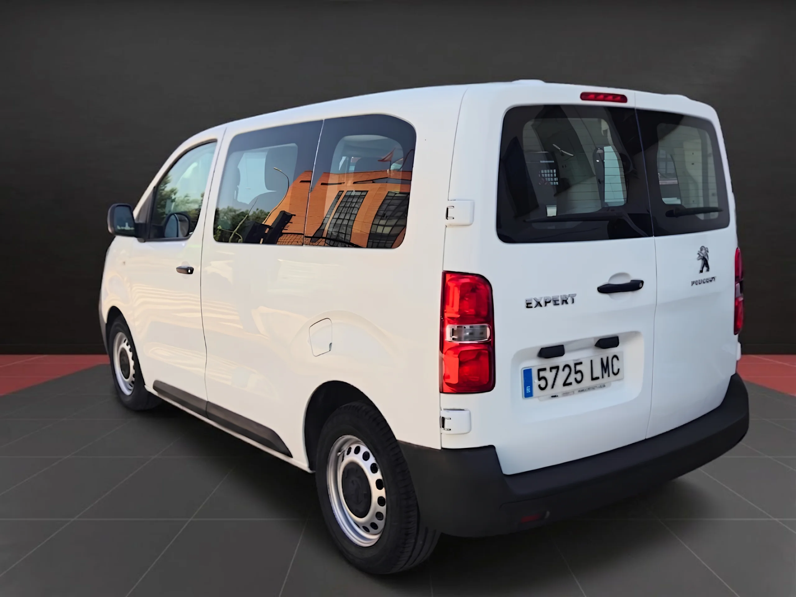 Peugeot Expert Combi 6 Plazas | Oportunidad de Reestreno con Solo 10.900 km | Desde 387 € al mes - Foto 7