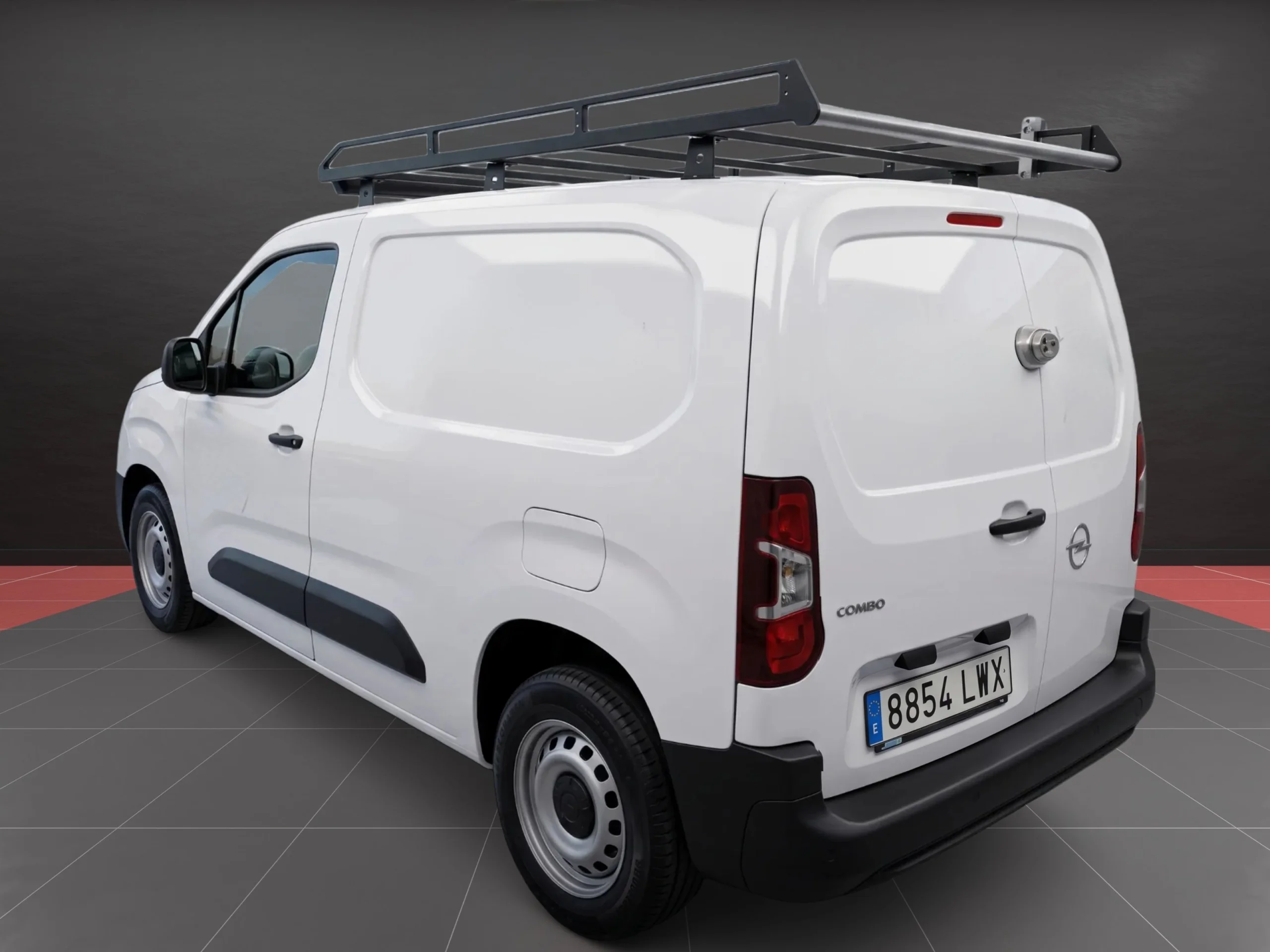 Opel Combo Furgon talla M con Baca  - Foto 5