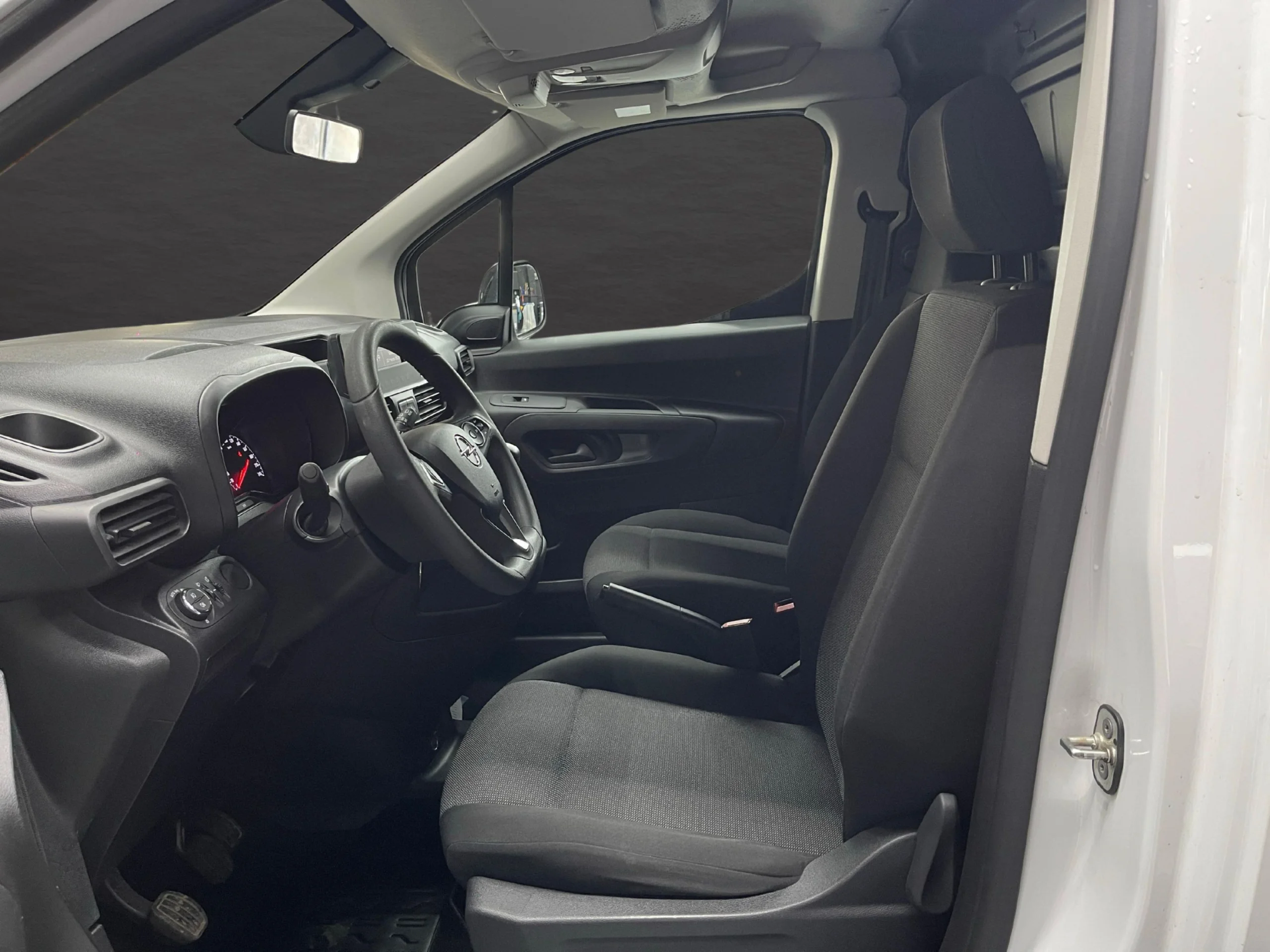 Opel Combo Furgon talla M con Baca  - Foto 9