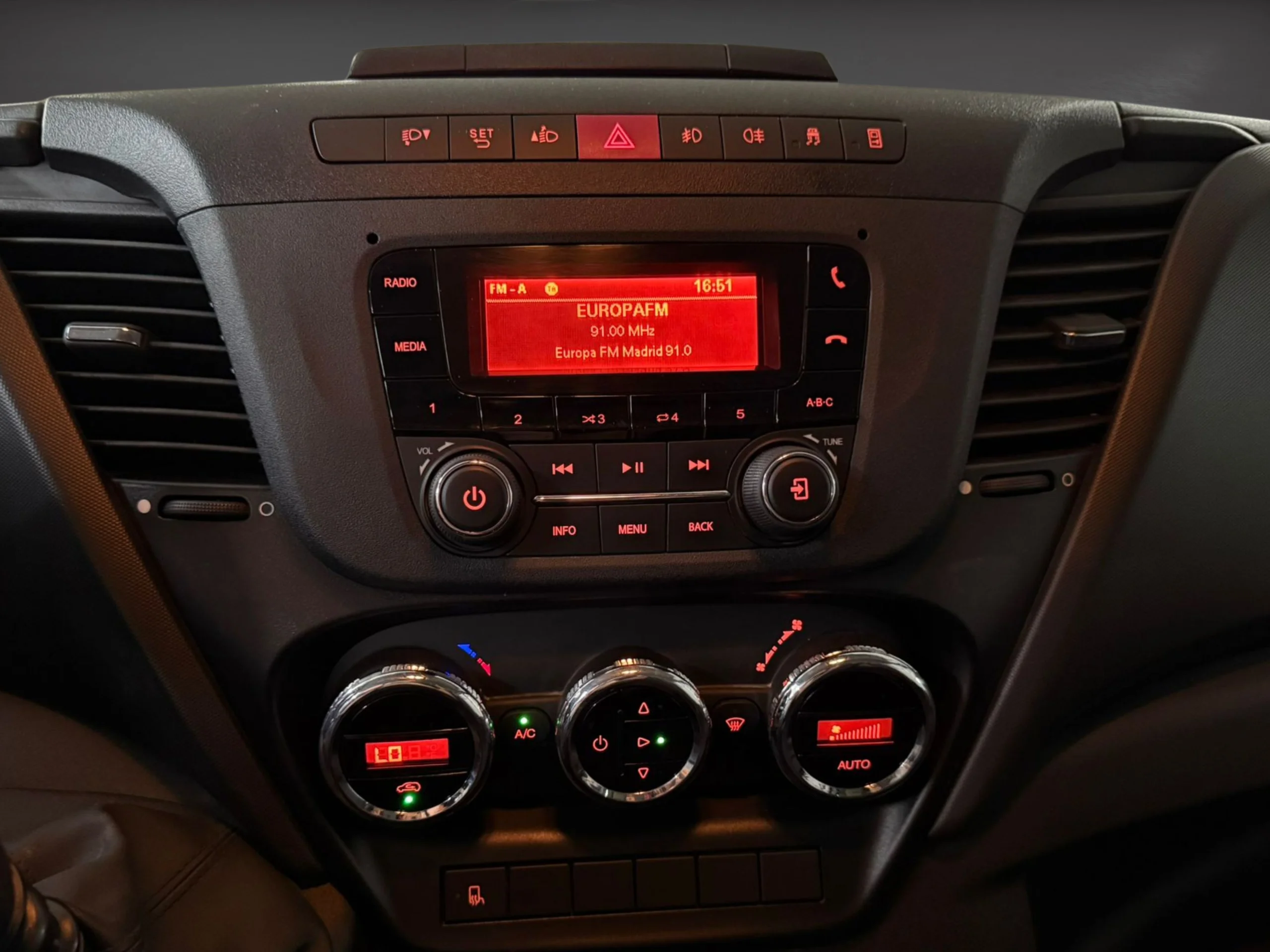 Iveco Daily Carrozado L3 Doble Rueda 155 CV - Foto 16