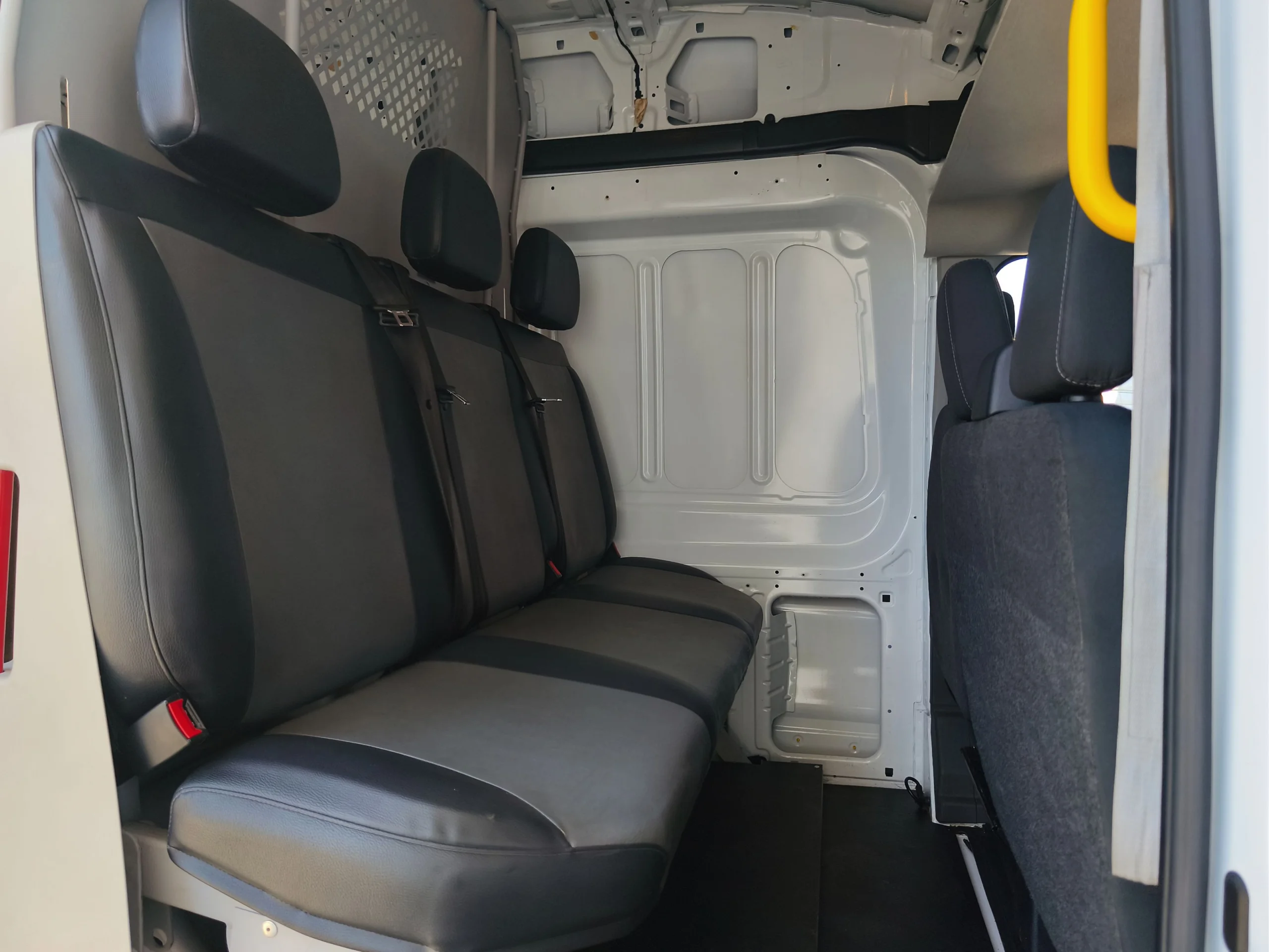 Ford Transit Furgon Mixto L4H3 170CV (2024) – 6 Plazas Retráctiles Gran Volumen Ocasión ¡Desde 450 €/mes!  - Foto 13