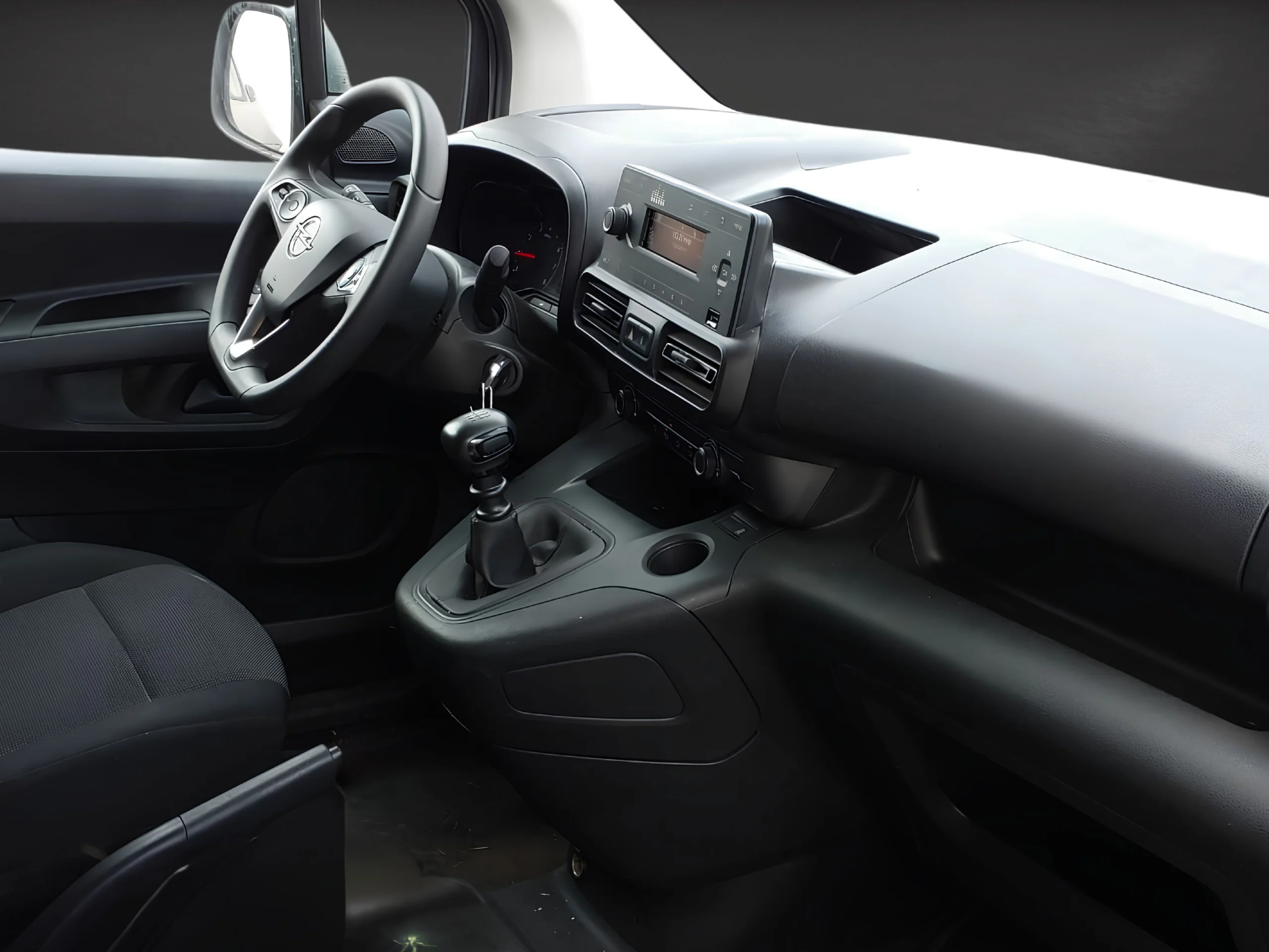 Opel Combo Furgón L1H1 | Solo 93.300 km | Desde 225€/mes - Foto 9