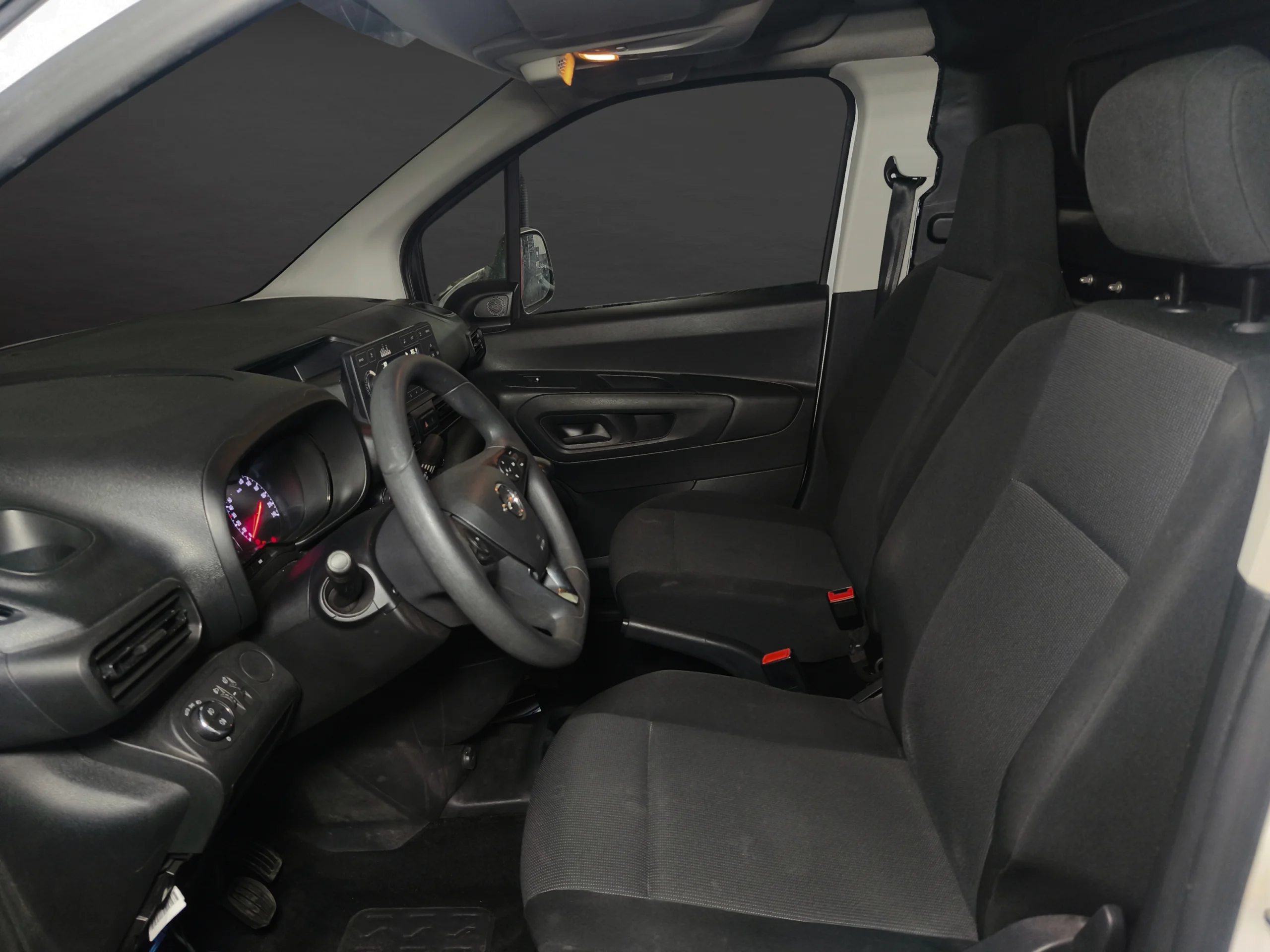 Opel Combo Furgón L1H1 | Solo 93.300 km | Desde 225€/mes - Foto 11