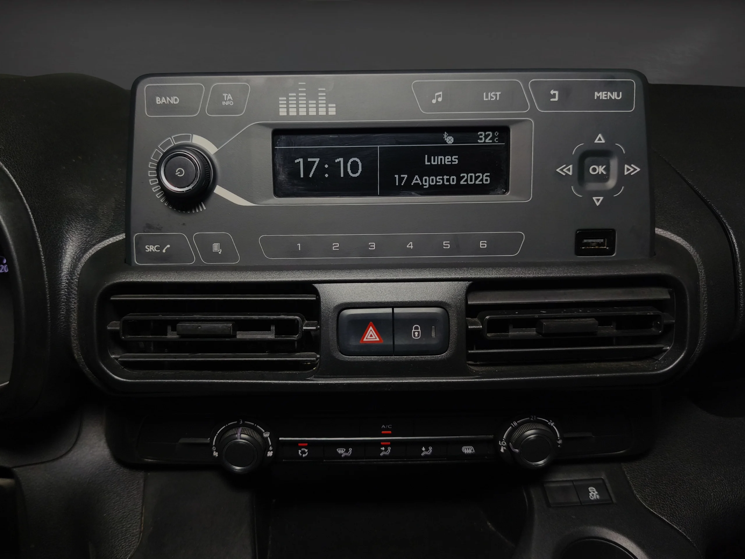 Opel Combo Furgón L1H1 | Solo 93.300 km | Desde 225€/mes - Foto 22