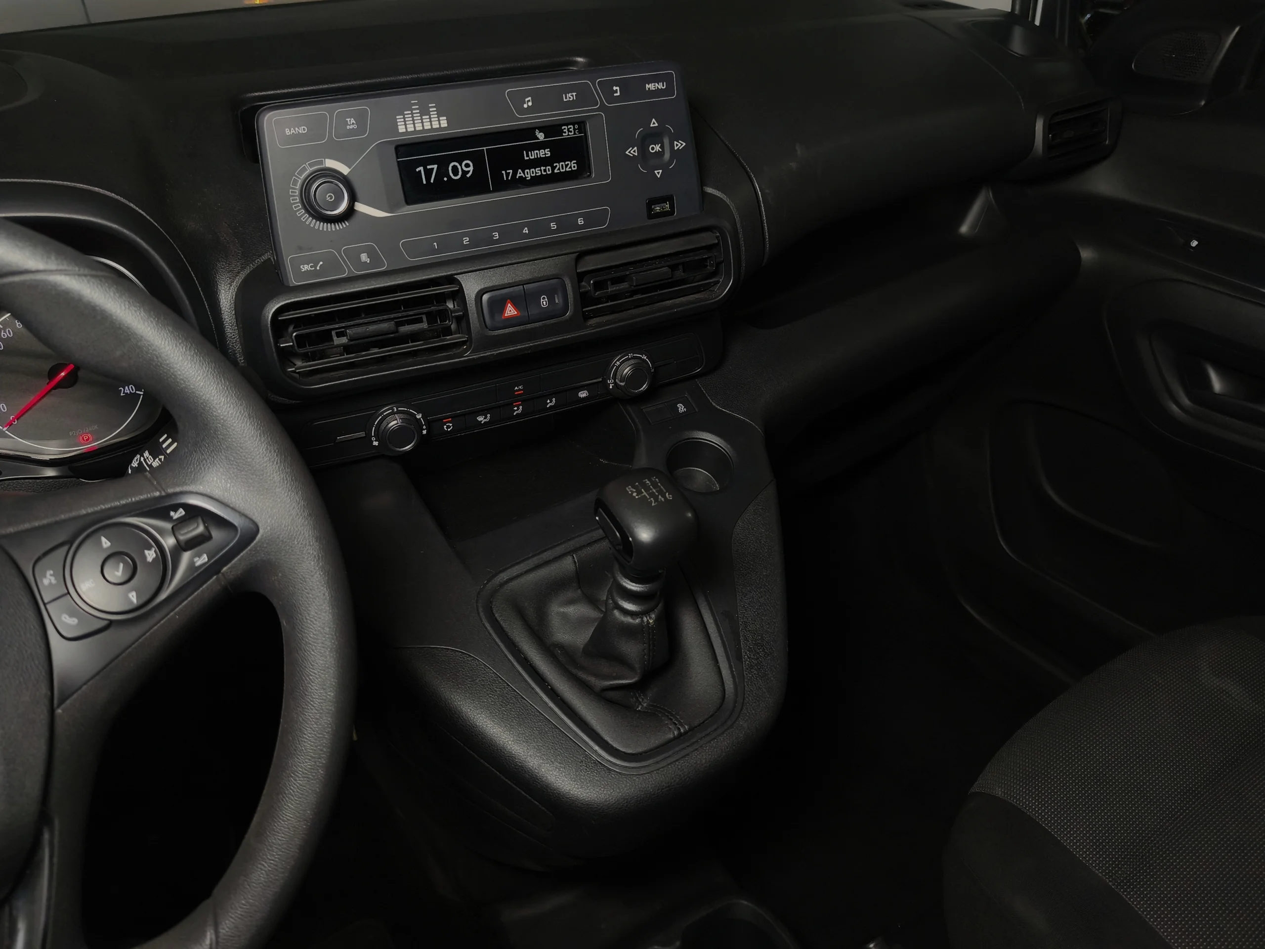 Opel Combo Furgón L1H1 | Solo 93.300 km | Desde 225€/mes - Foto 21