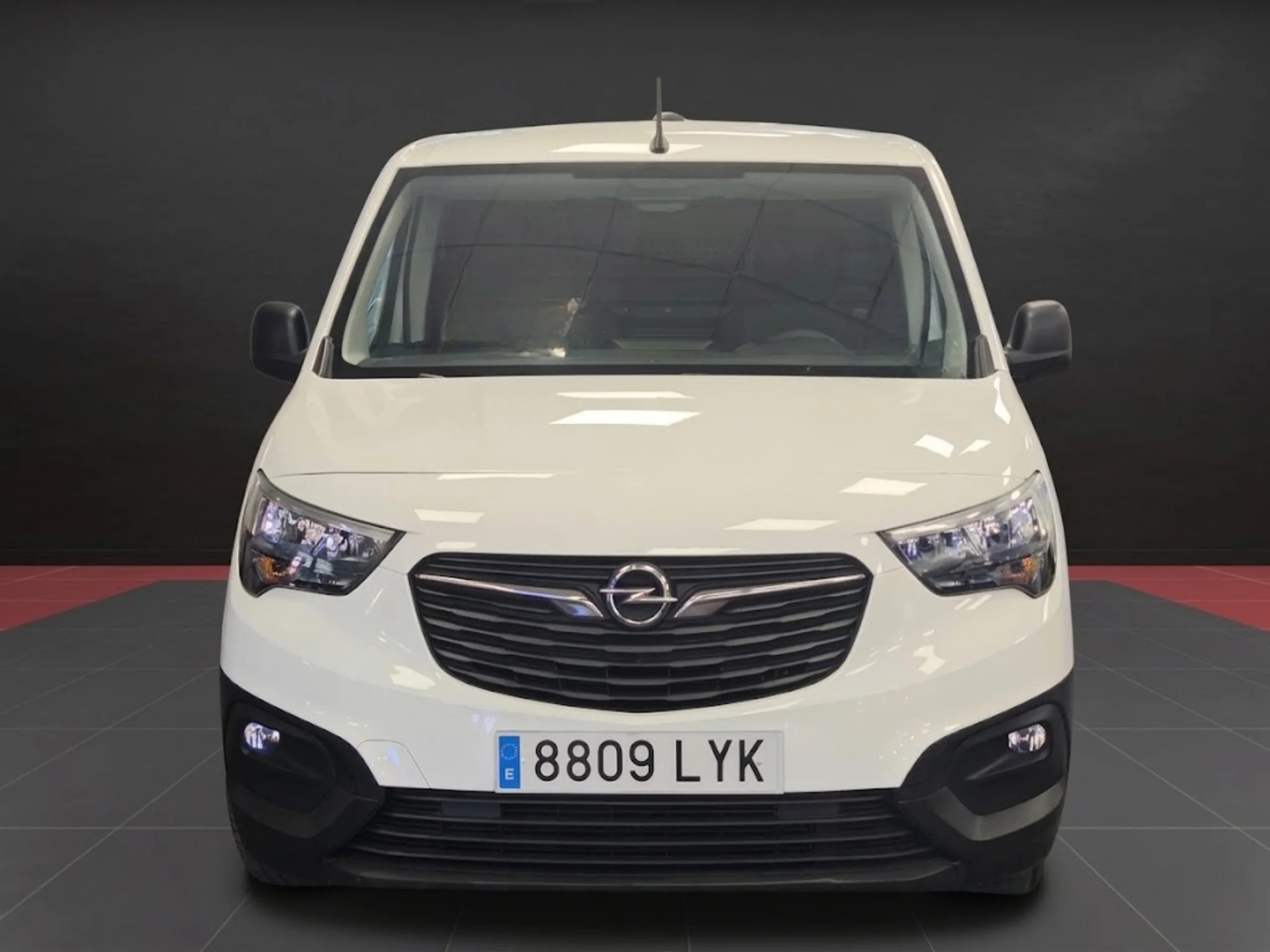 Opel Combo Furgón L1H1 | Solo 93.300 km | Desde 225€/mes - Foto 3