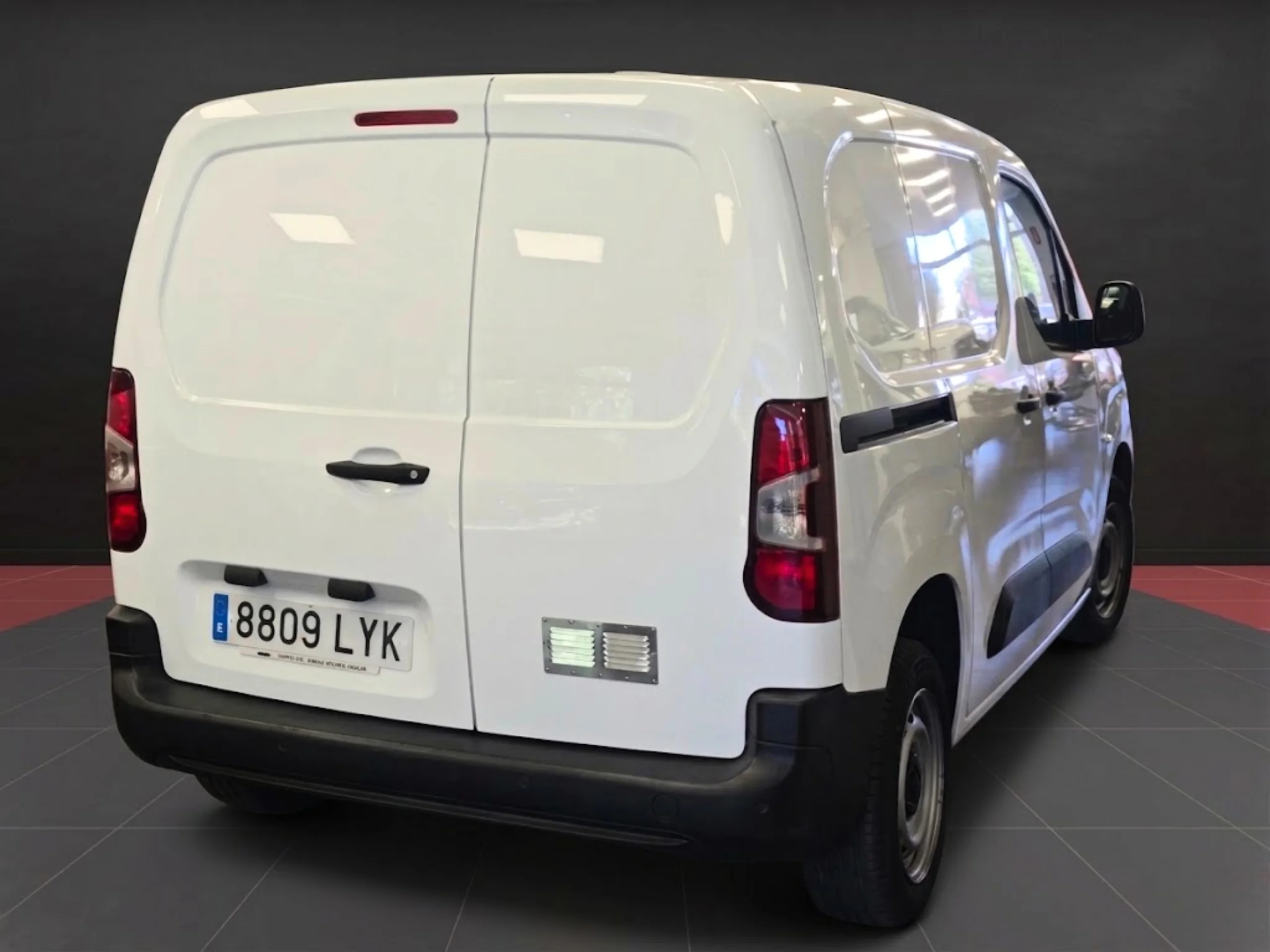 Opel Combo Furgón L1H1 | Solo 93.300 km | Desde 225€/mes - Foto 5