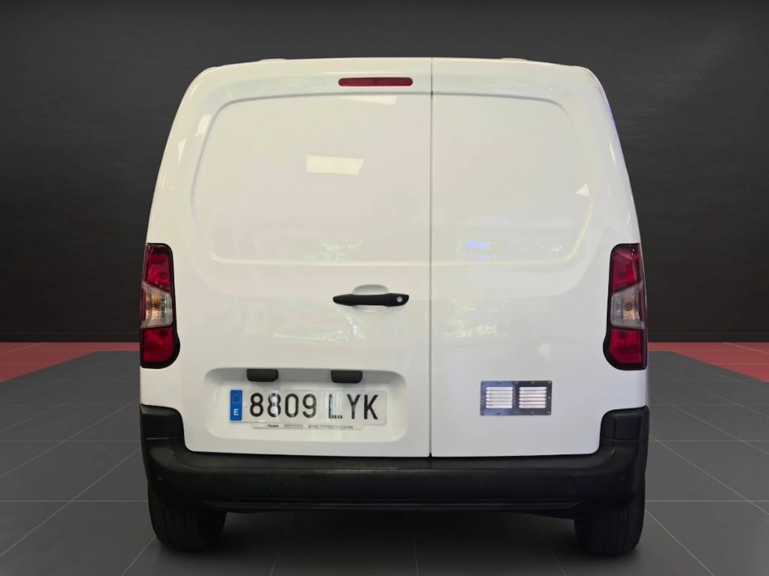 Opel Combo Furgón L1H1 | Solo 93.300 km | Desde 225€/mes - Foto 6