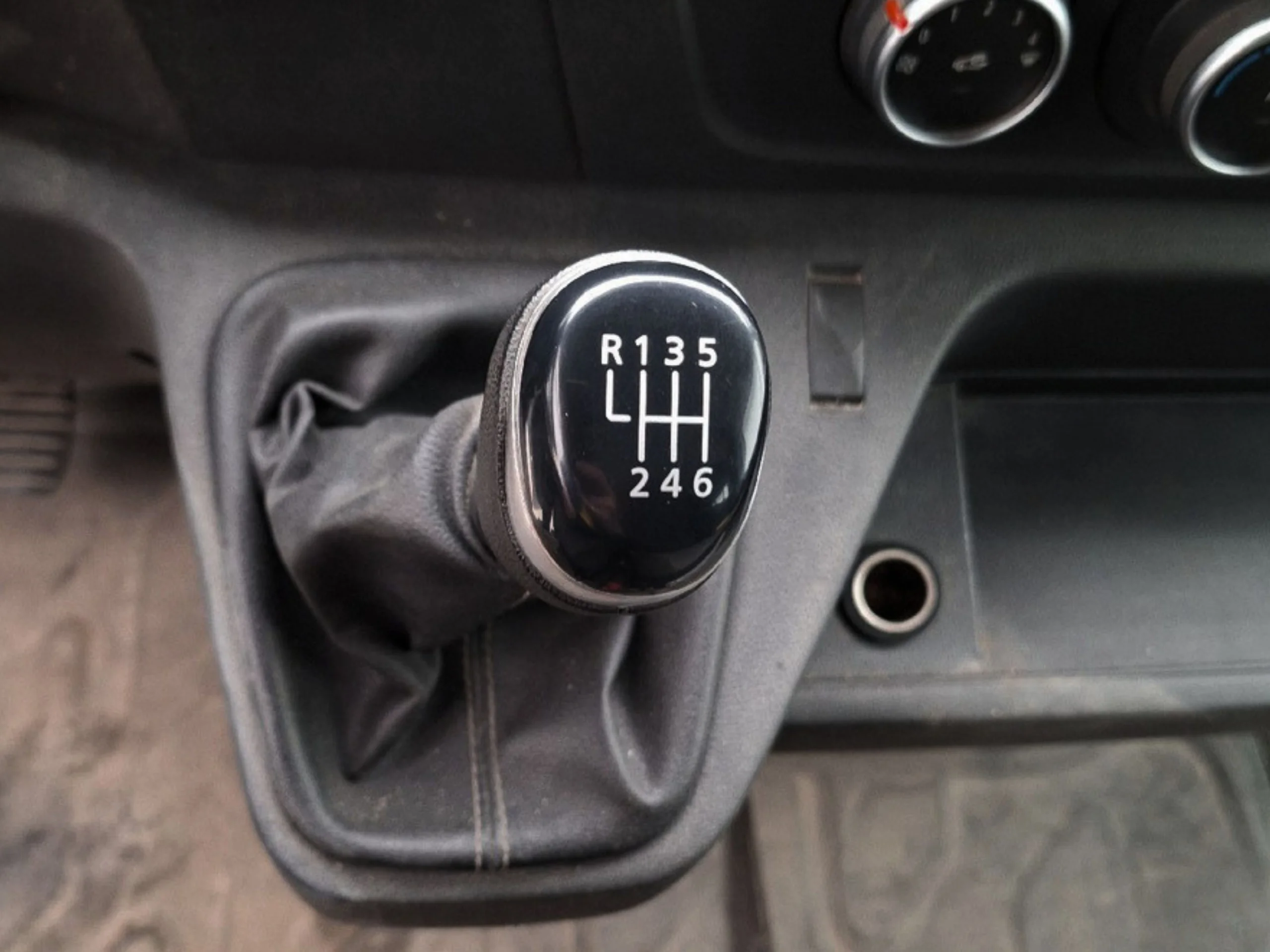 Renault Master  L2H2 mixta 7 Plazas/carga 2.3 dCi 135CV - Foto 12