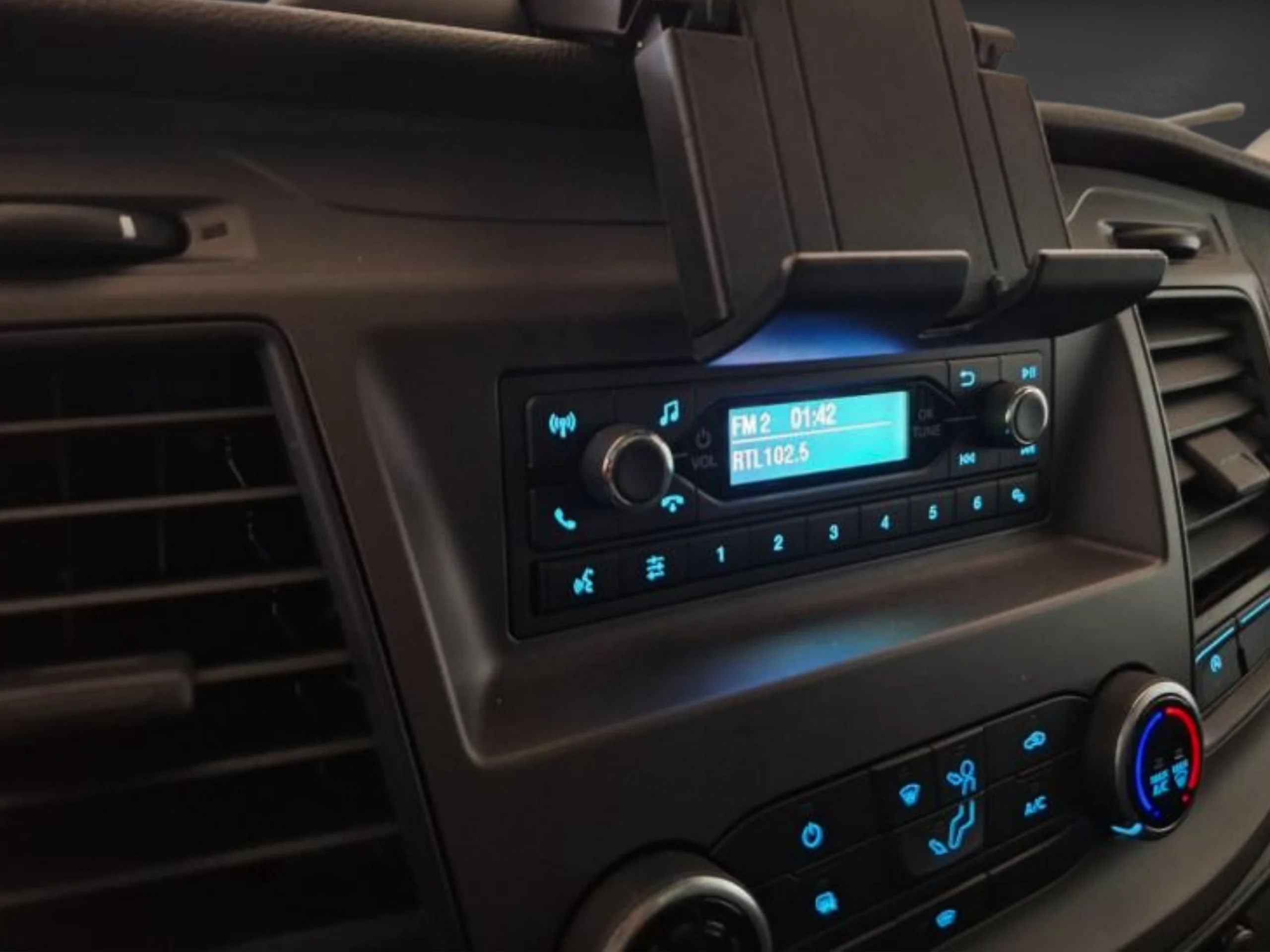 Ford Transit L3H3 Carrozado con Trampilla y Puerta Lateral | Doble Rueda | Desde 671€/mes - Foto 12