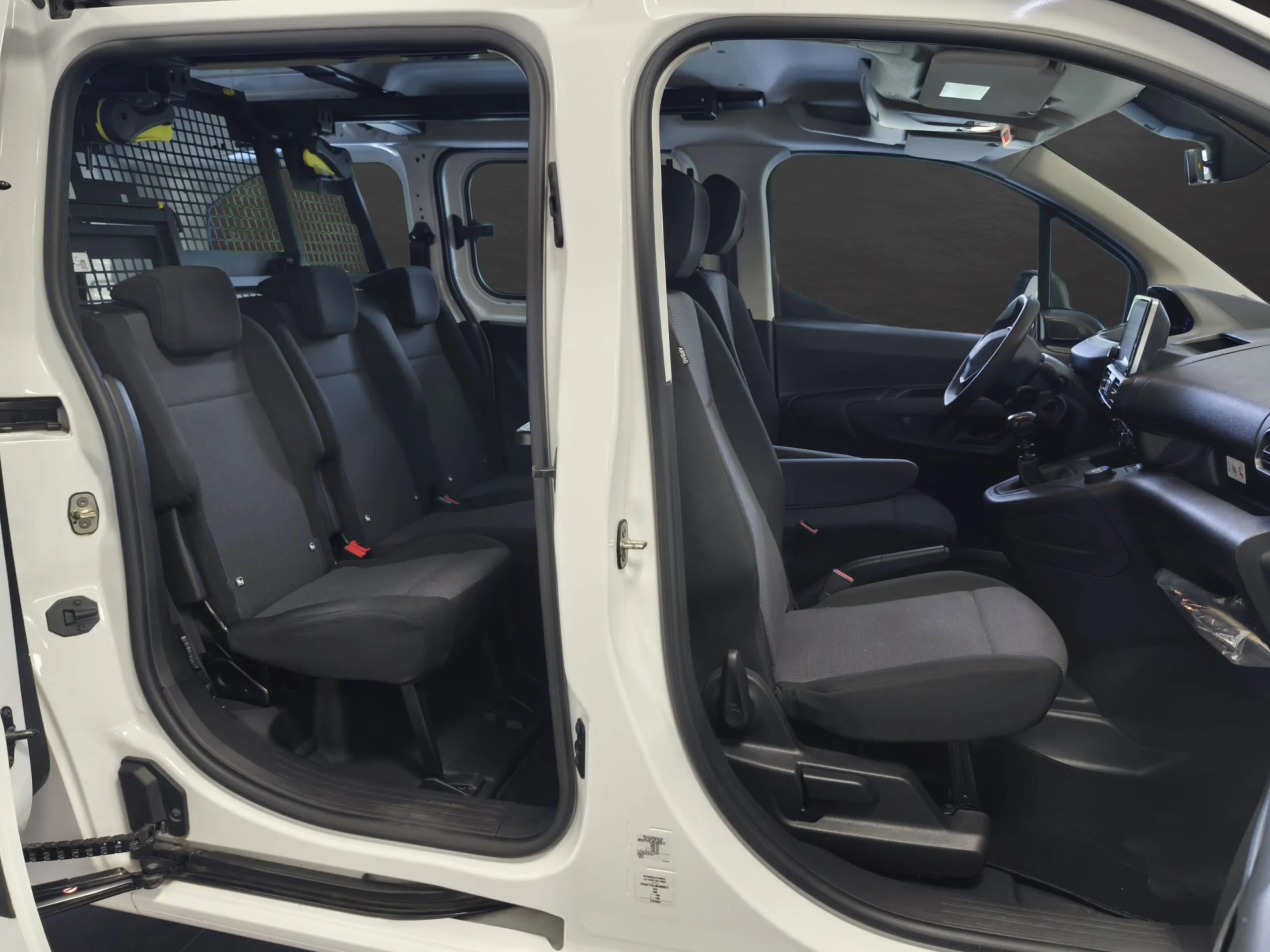 Peugeot Partner Doble cabina L2 Combi 5 plazas 4X4 130CV - Foto 19