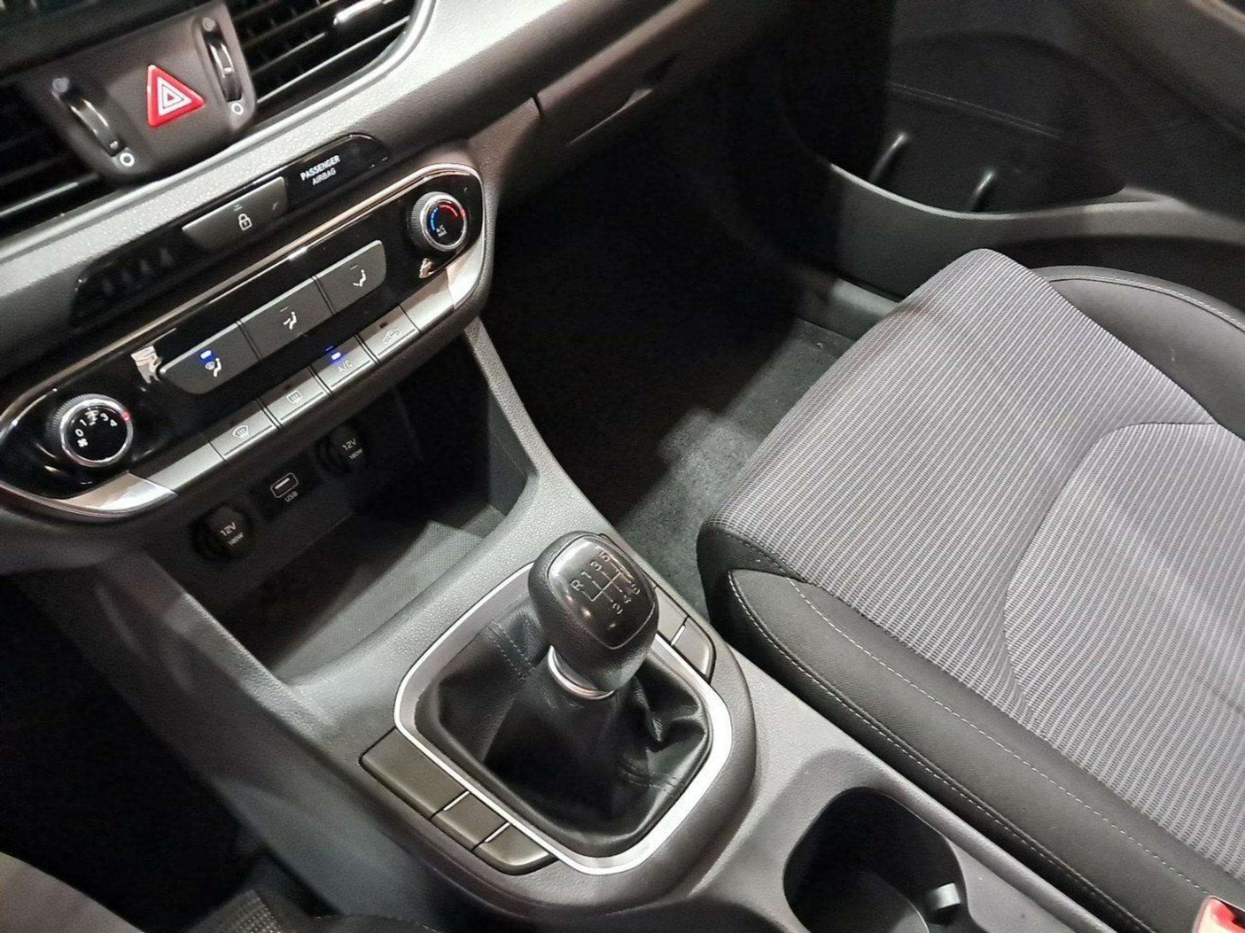 Hyundai I30 1.5 110CV DPI Essence - Foto 15