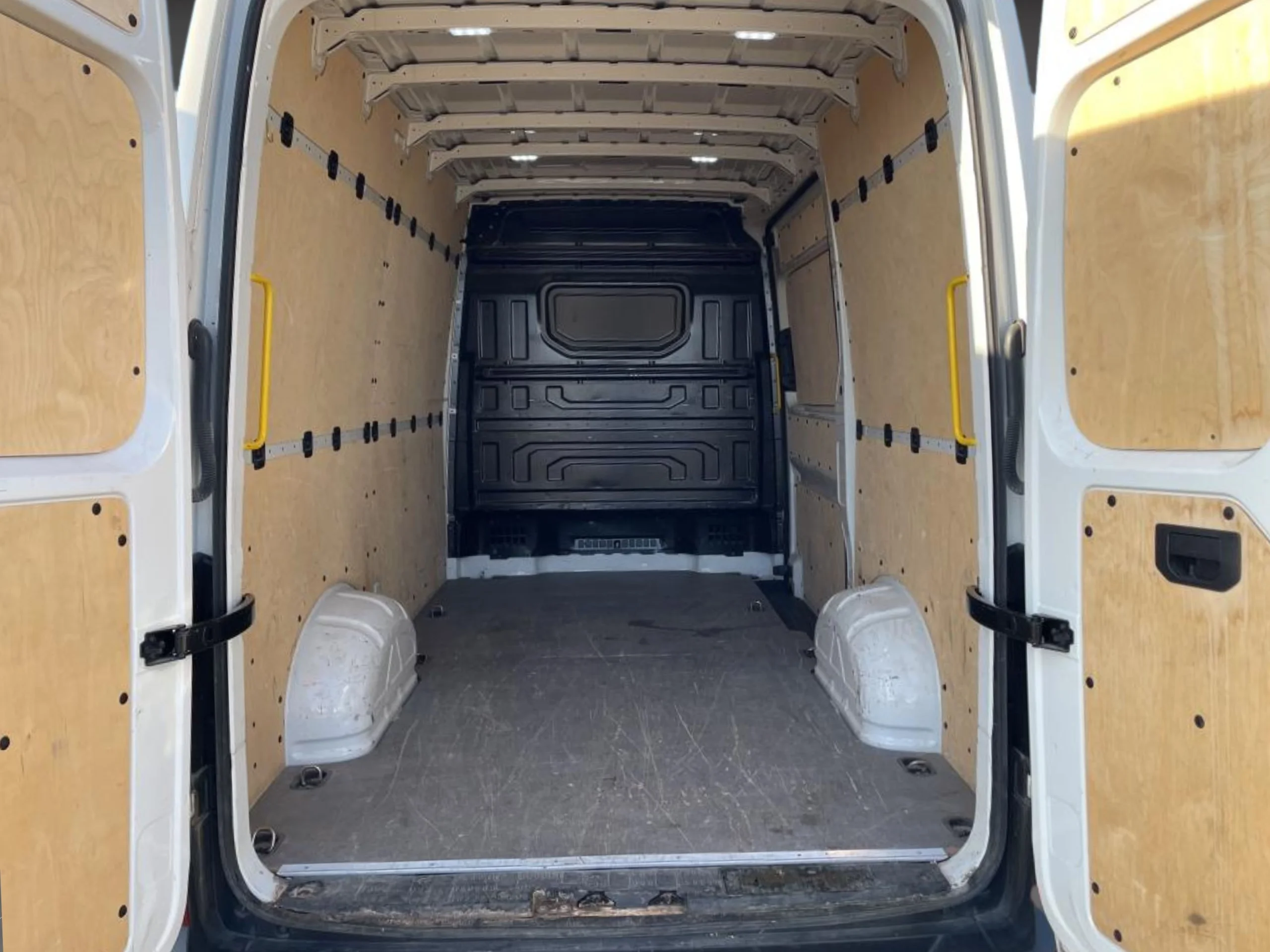 Volkswagen Crafter L3H3 2.0 TDI  - Foto 7