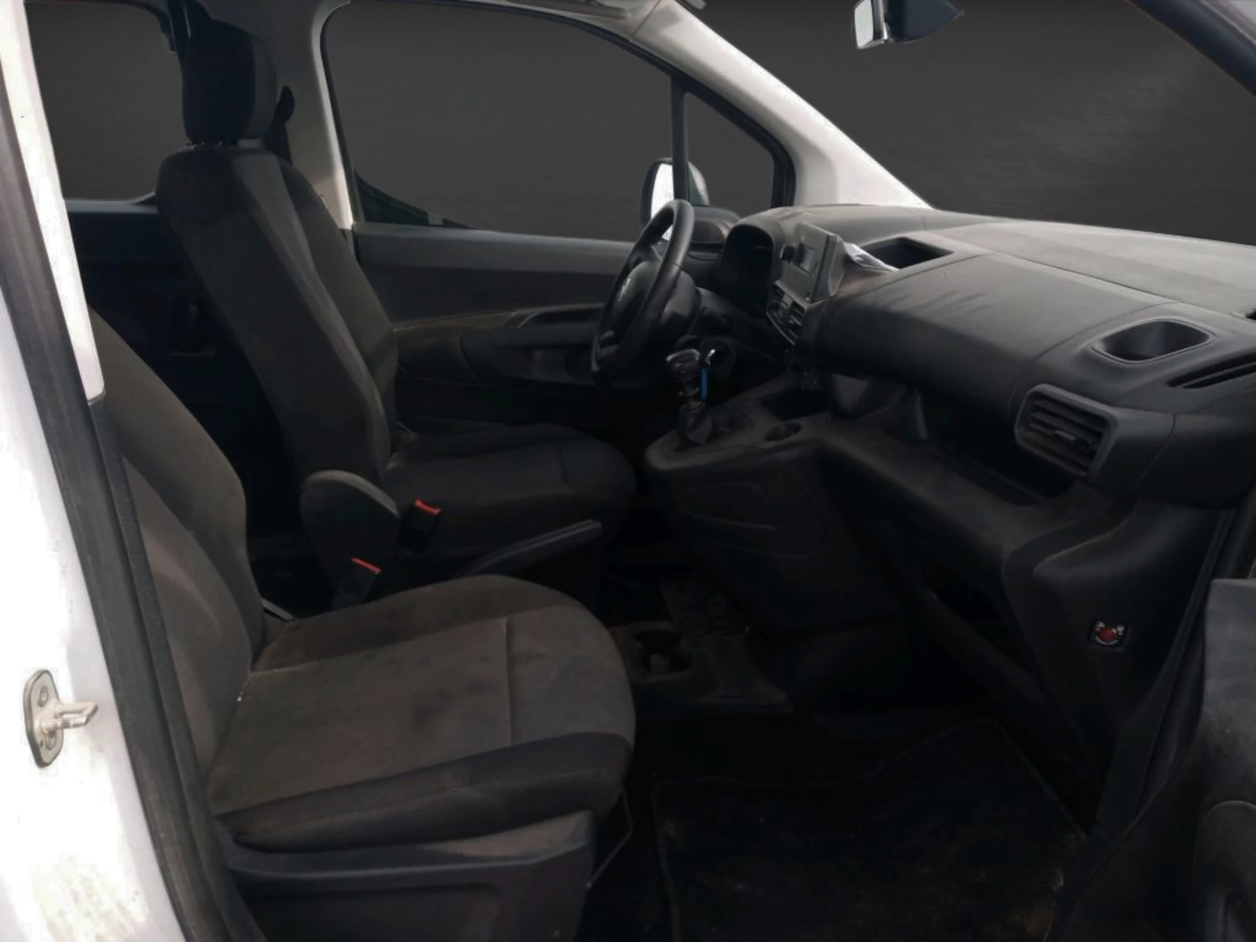 Citroen Berlingo Furgón Talla M BlueHDi (2022) | Eficiencia y Agilidad Urbana | Desde 260 € al mes - Foto 8