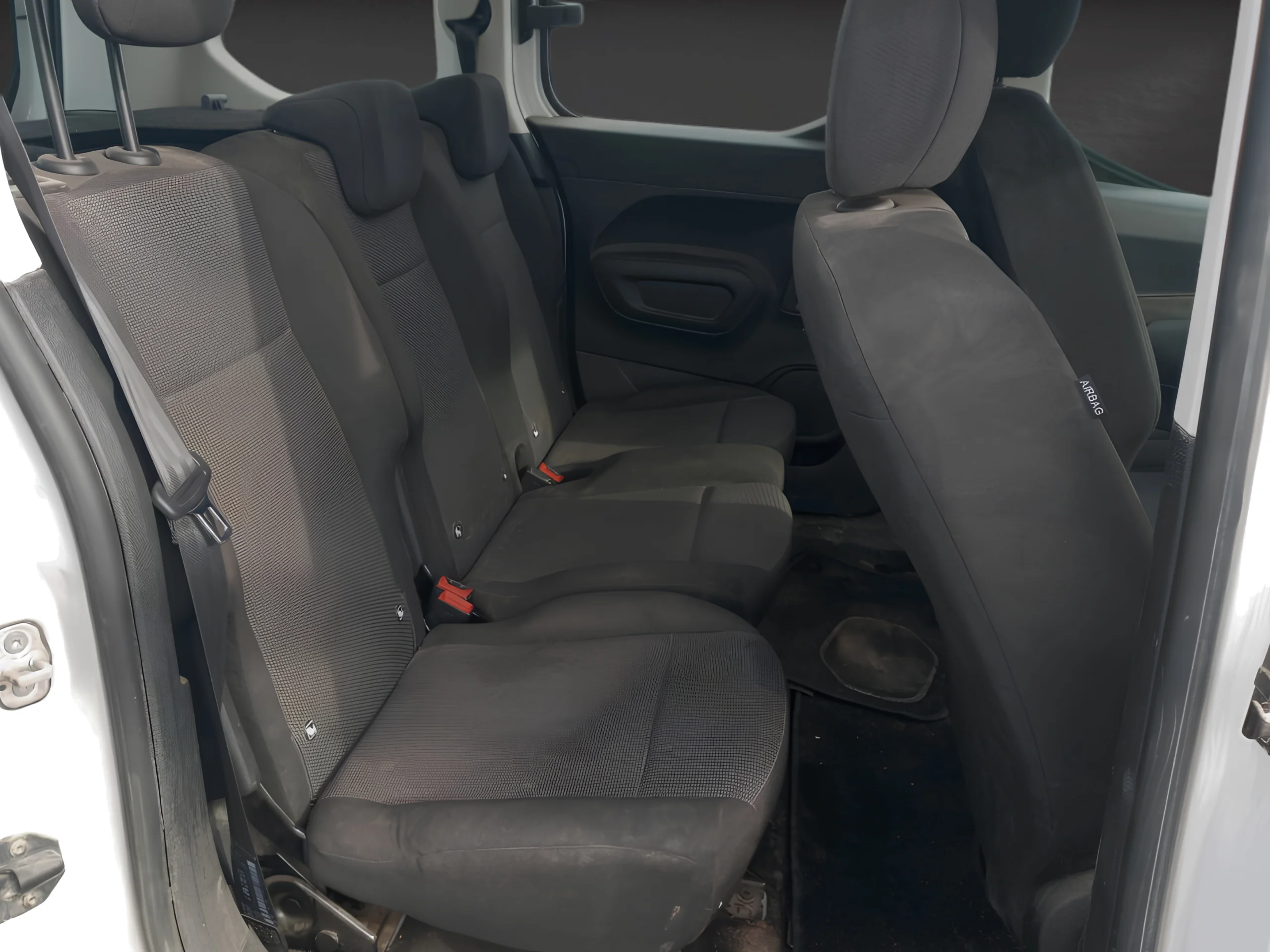 Citroen Berlingo Furgón Talla M BlueHDi (2022) | Eficiencia y Agilidad Urbana | Desde 260 € al mes - Foto 9
