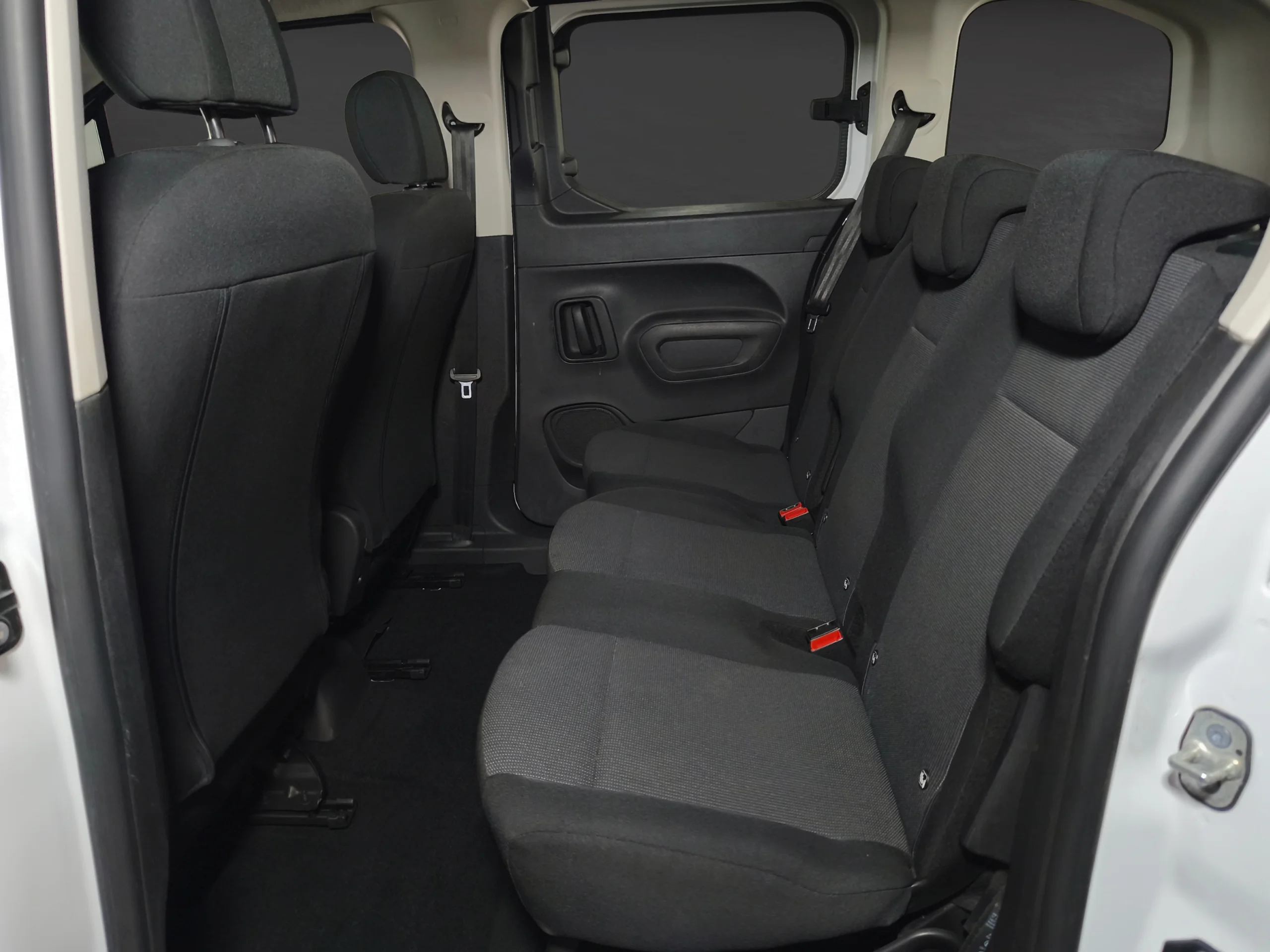 Citroen Berlingo Furgón Talla M BlueHDi | Eficiencia y Agilidad Urbana | Desde 260 € al mes - Foto 12