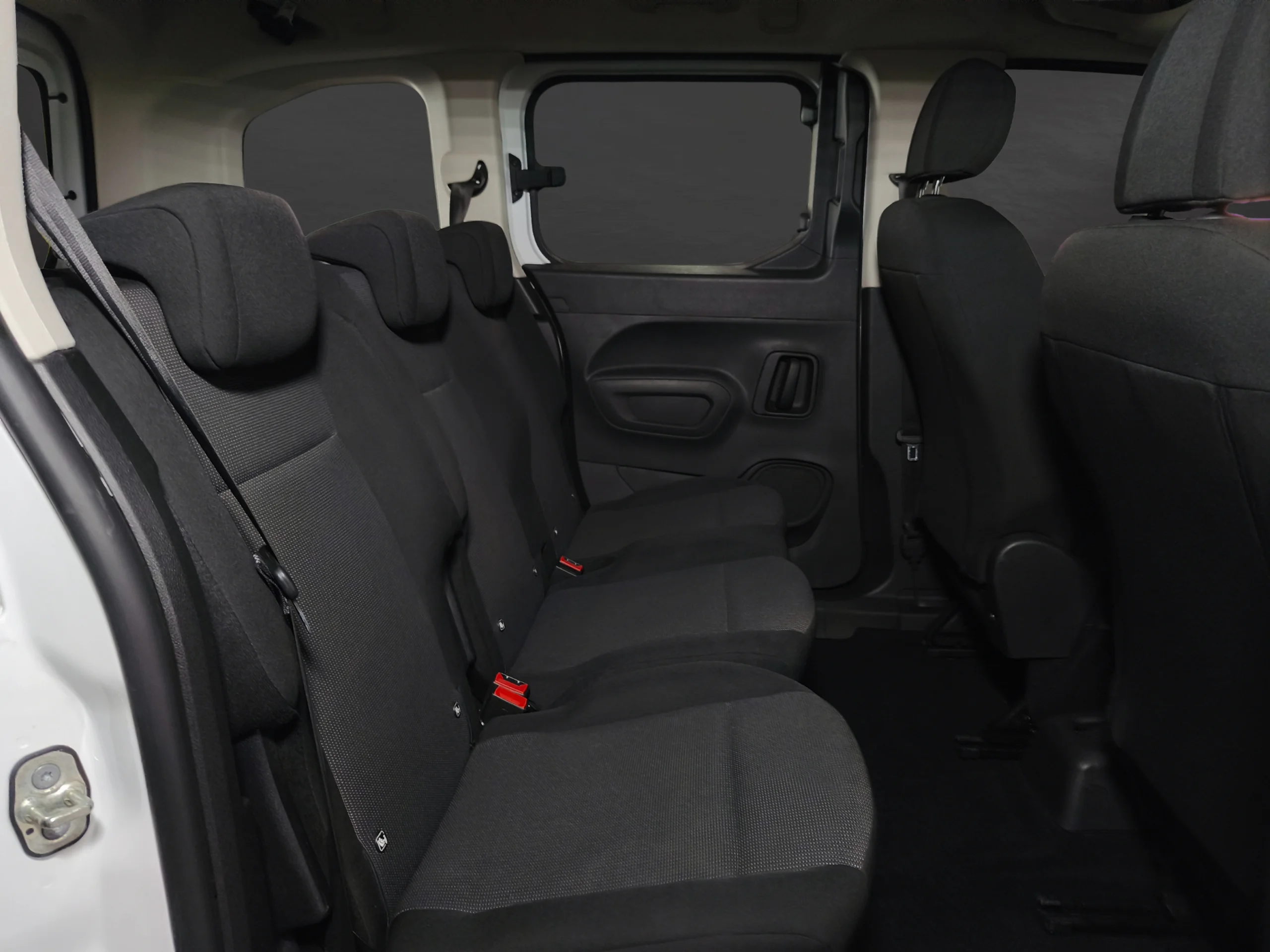 Citroen Berlingo Furgón Talla M BlueHDi | Eficiencia y Agilidad Urbana | Desde 260 € al mes - Foto 14